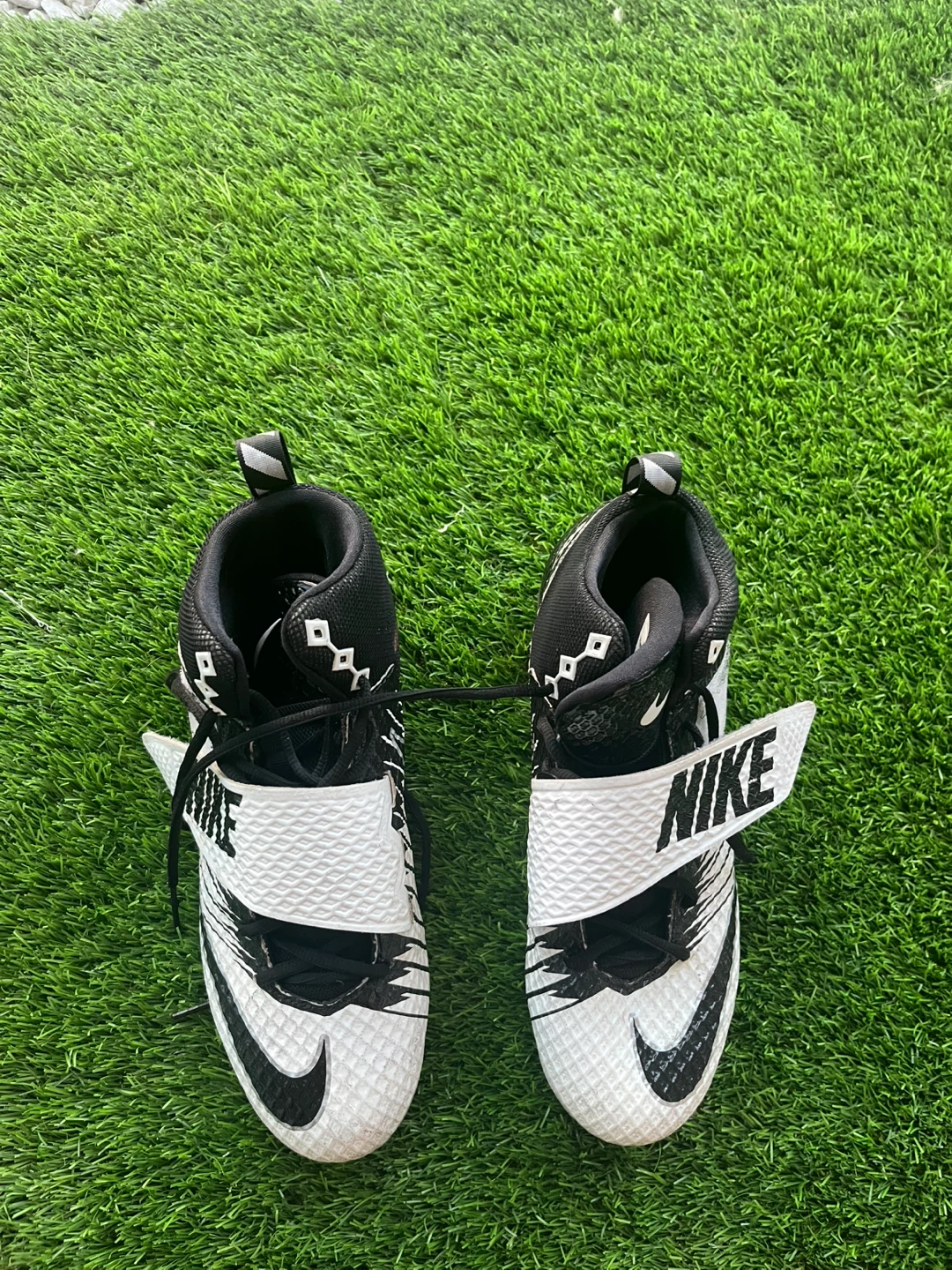 Nike Football Cleats - Black & White US11 - photo 4
