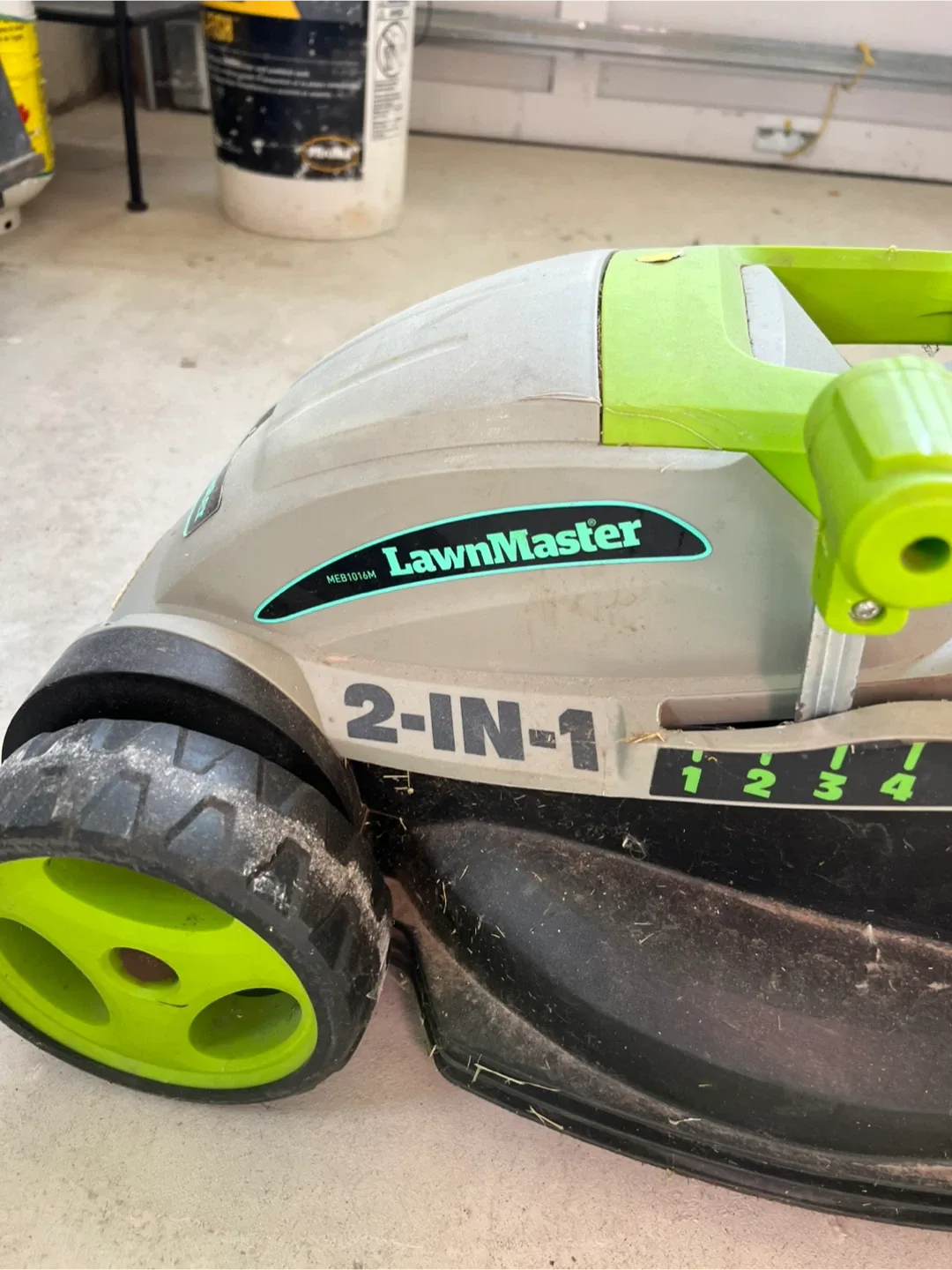 LawnMaster 2-IN-1 Lawn Mower thumbnail