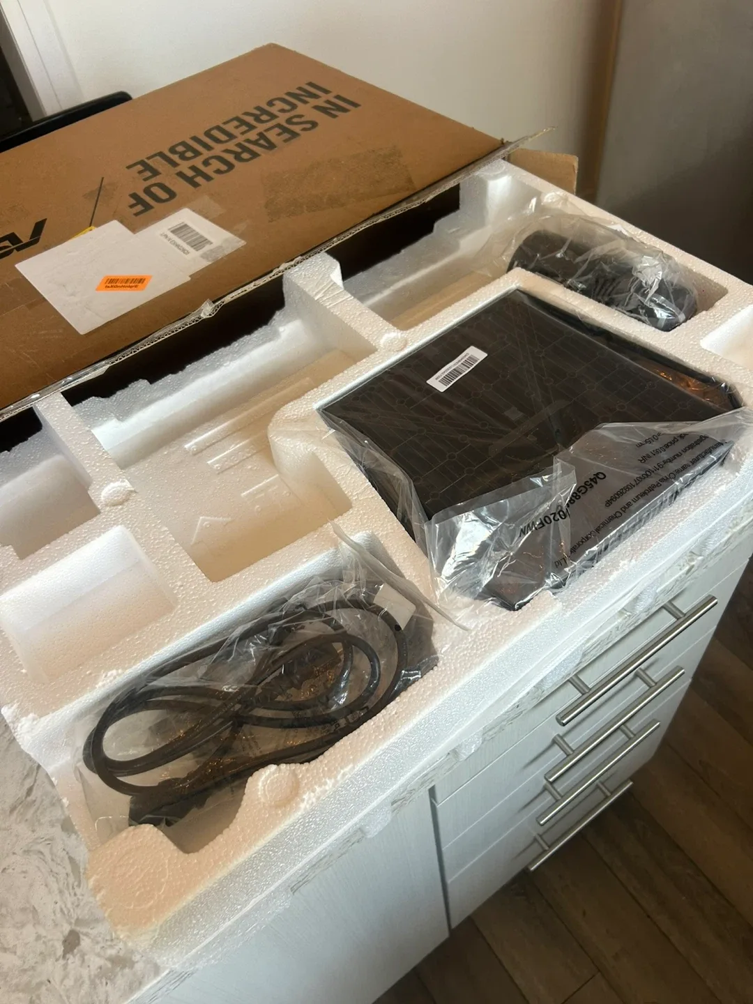 ASUS VA27E 27" Monitor - Brand New! image indicator(2)