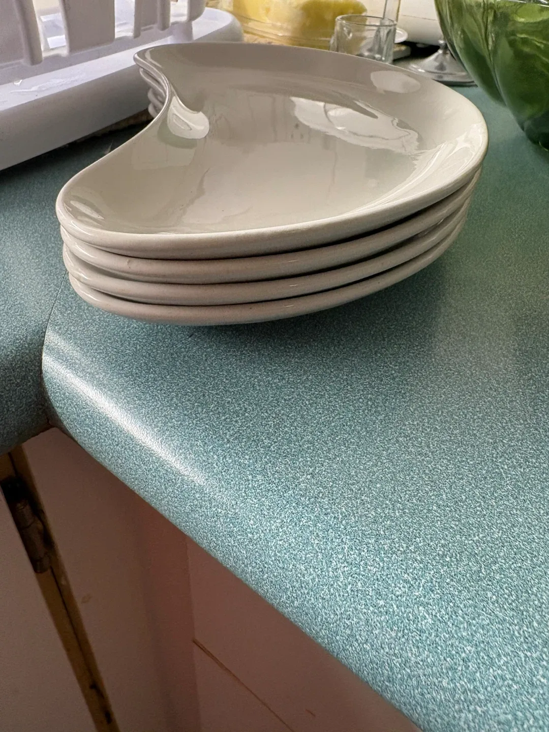 Set of 4 Crescent-Shaped Serving Dishes image indicator(2)