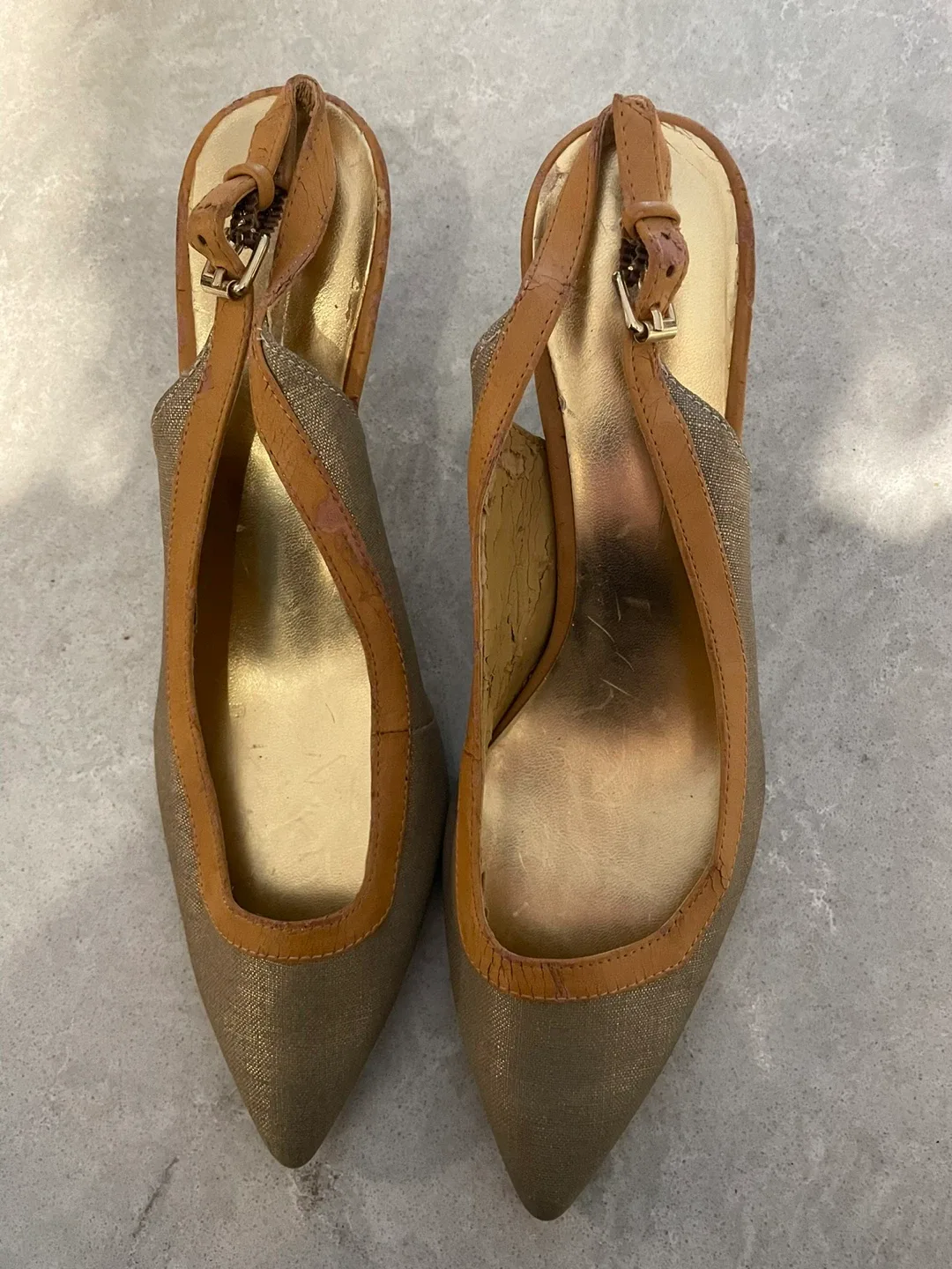 Nine West 7.5M - pointy toe gold sling back shoes thumbnail