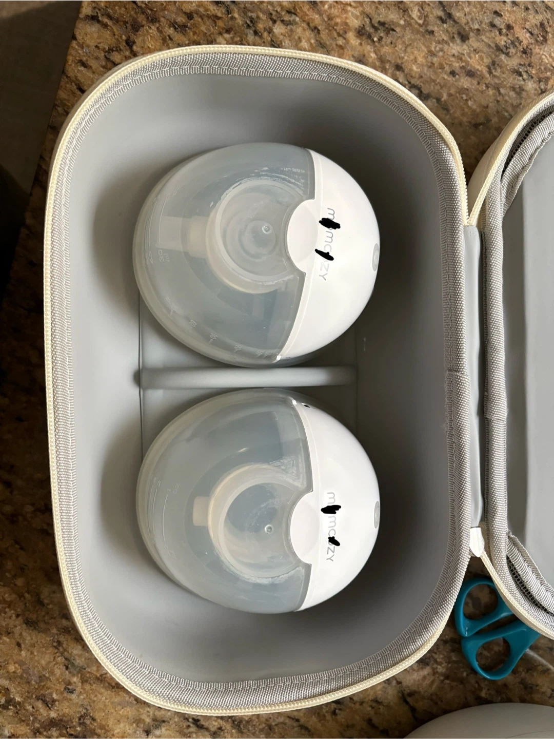 Momcozy Wearable Breast Pump with Case - photo 2