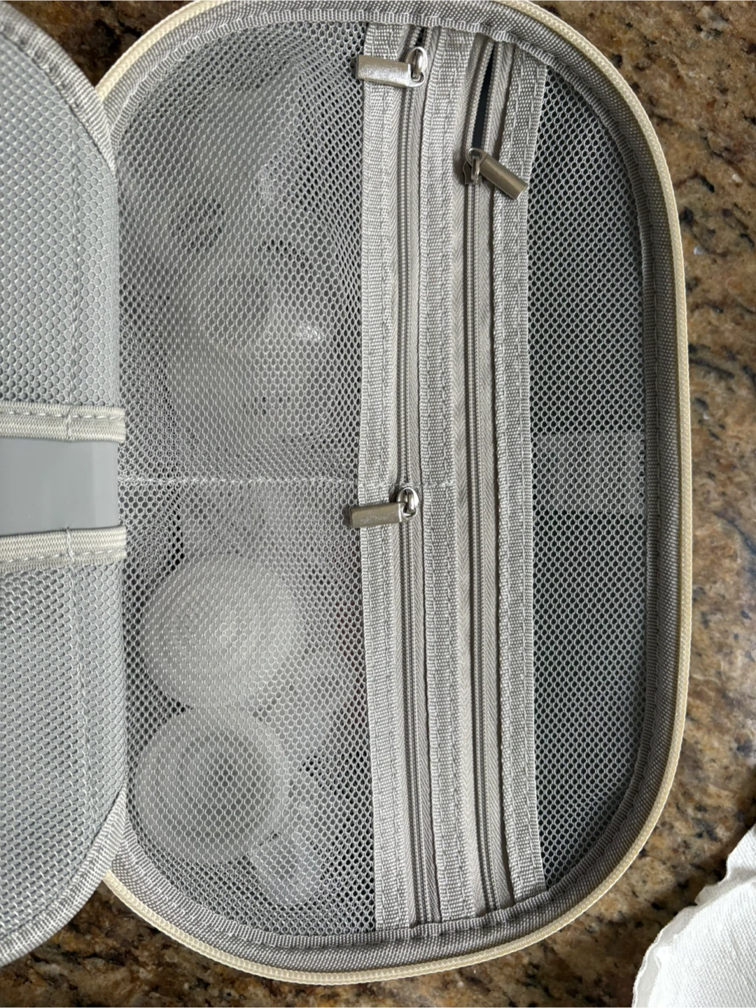 Momcozy Wearable Breast Pump with Case - photo 3