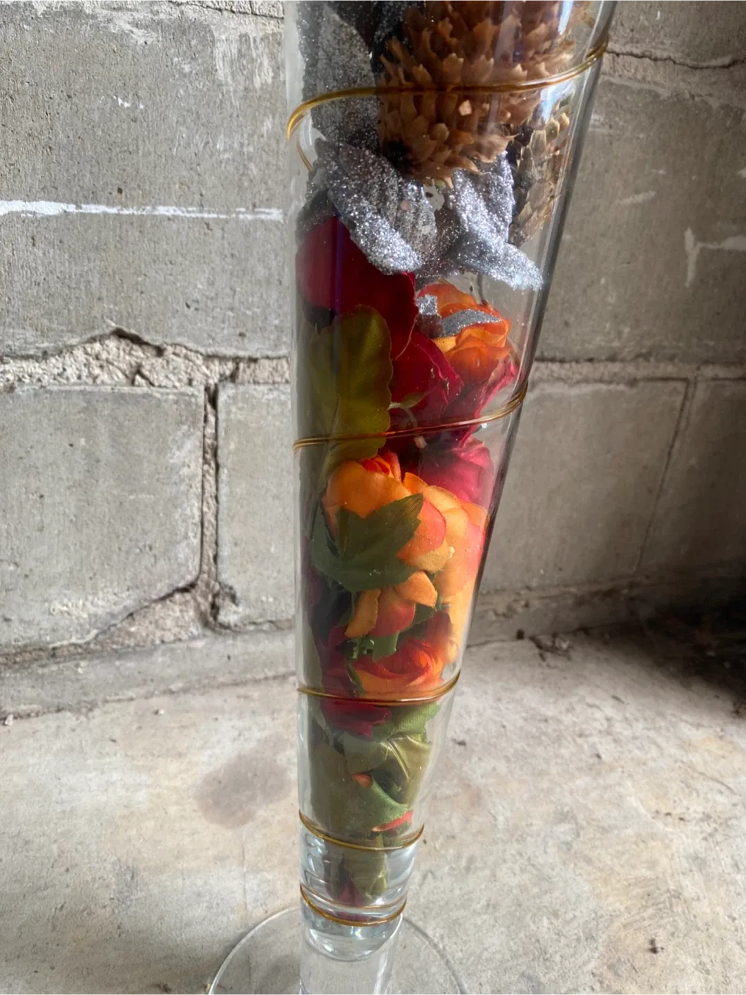 Tall Decorative Glass Vase with Fillings image indicator(3)