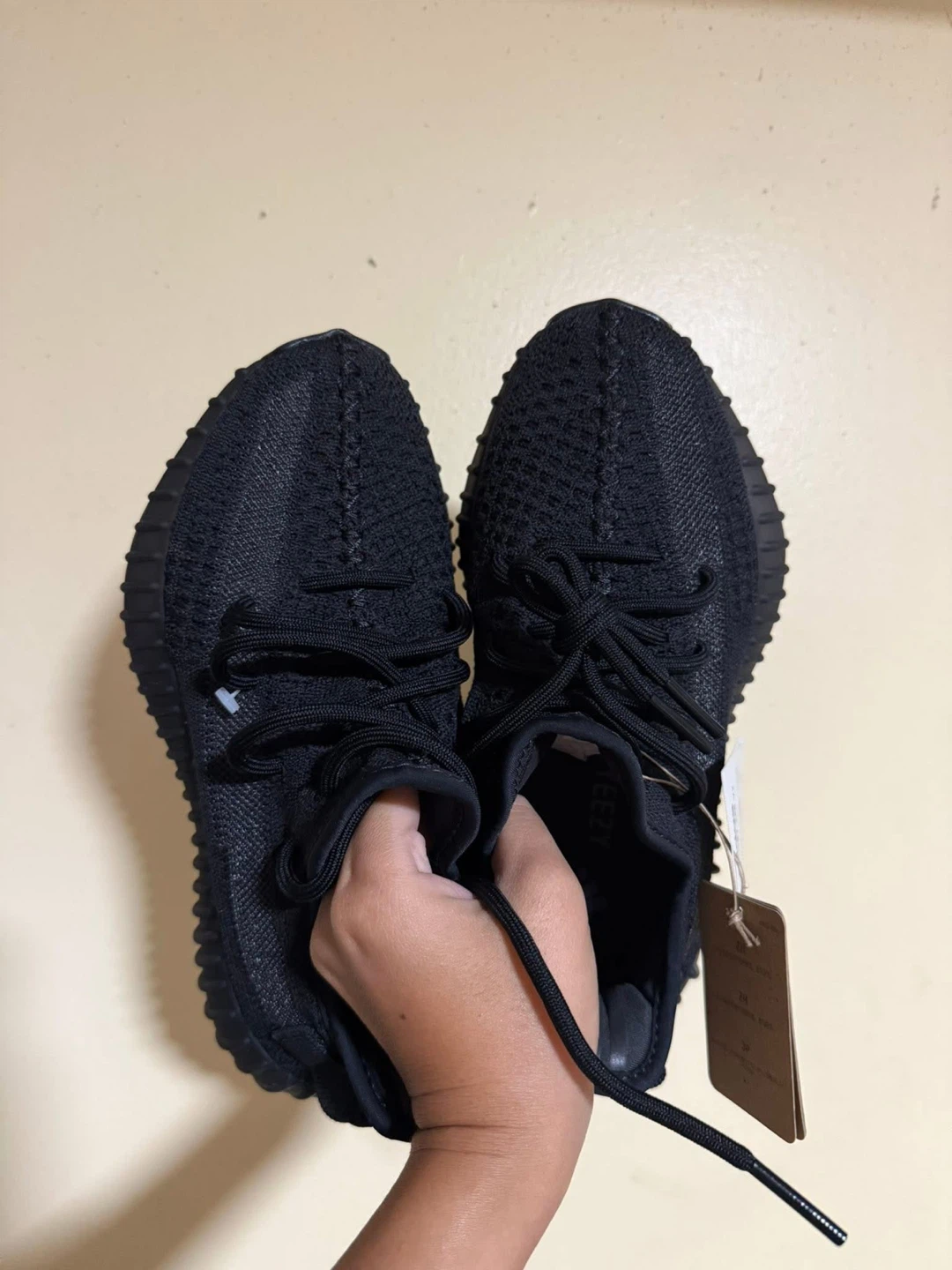 Adidas Yeezy Boost 350 V2 Onyx - Size 4 US - photo 2