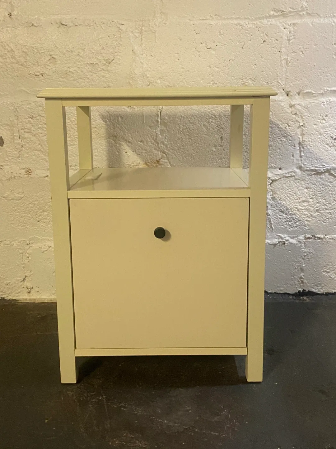 Beautiful solid wood Table with Drawer thumbnail