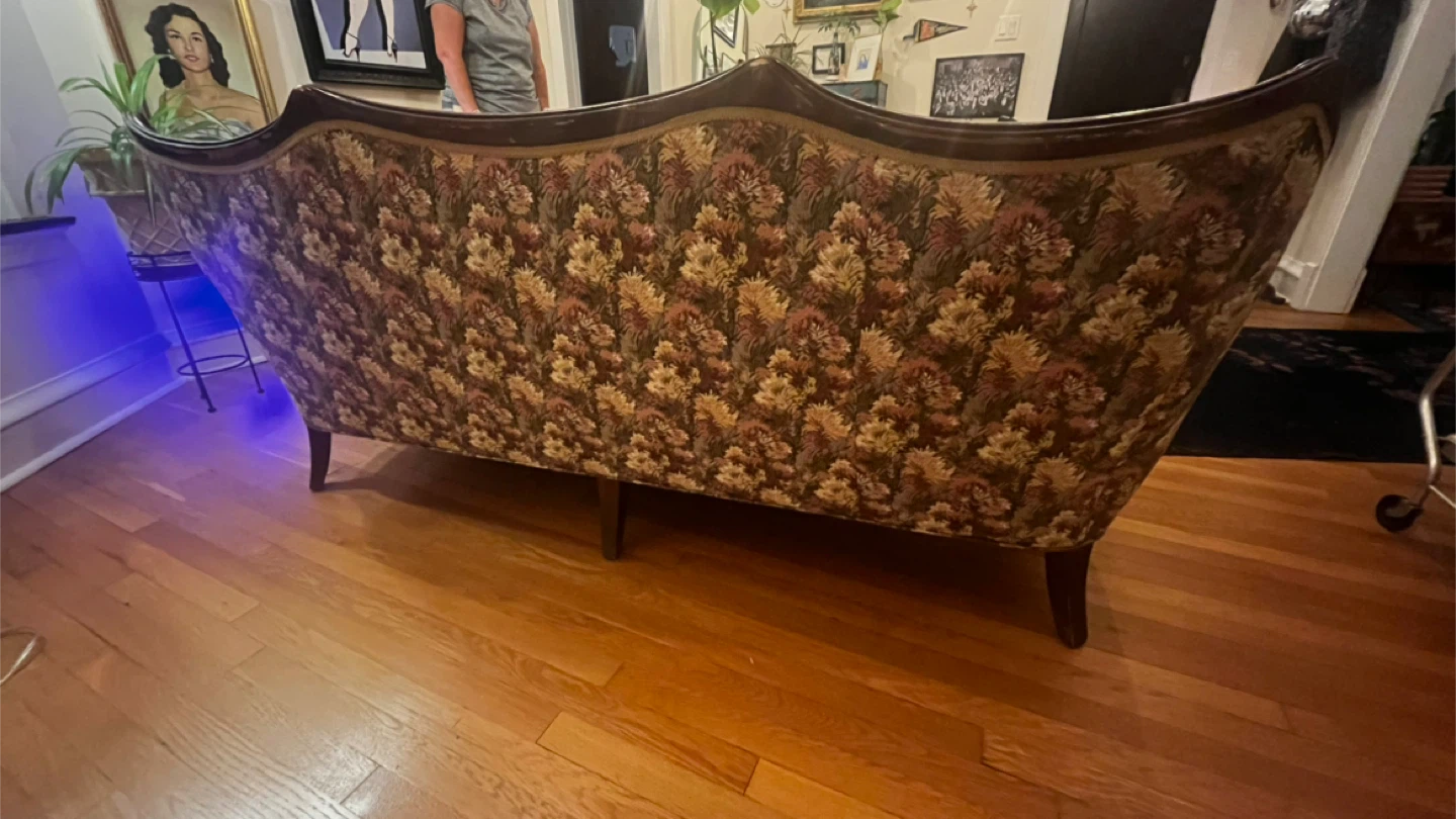 FREE - Vintage Victorian Floral Patterned Sofa - photo 5