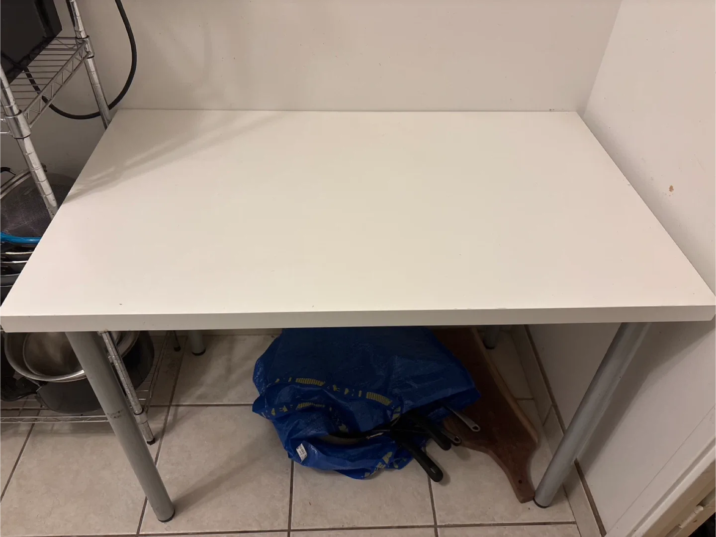 Free - IKEA White Desk thumbnail