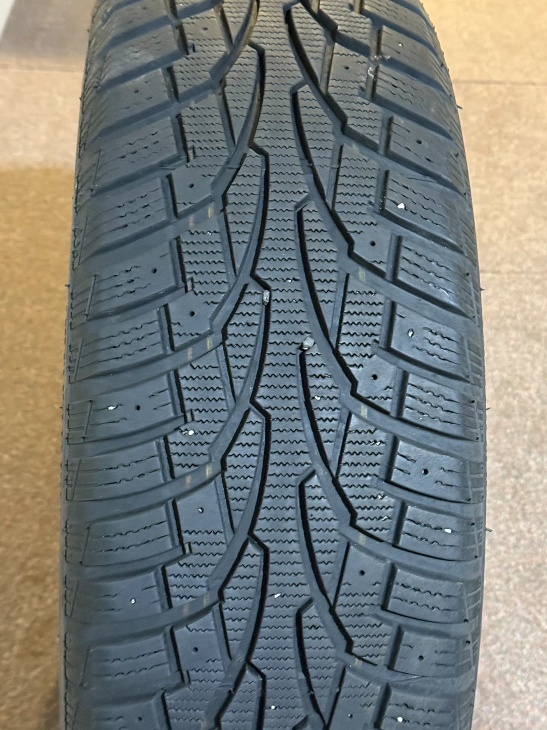 215/65 R17 Winter Tires Brand: Uniroyal Tiger Paw Ice and Snow 3 - photo 5