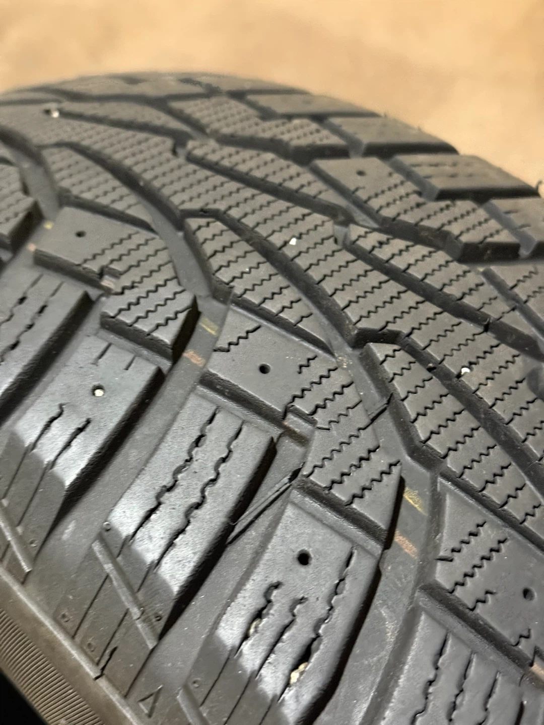 215/65 R17 Winter Tires Brand: Uniroyal Tiger Paw Ice and Snow 3 - photo 2