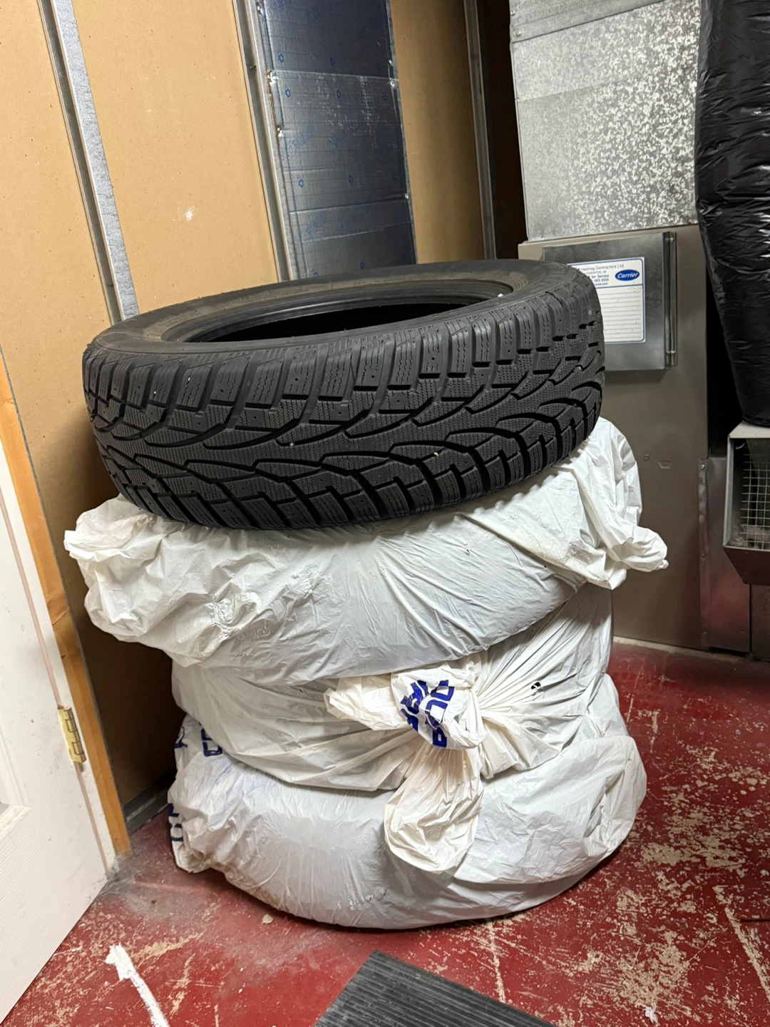 215/65 R17 Winter Tires Brand: Uniroyal Tiger Paw Ice and Snow 3 - photo 3