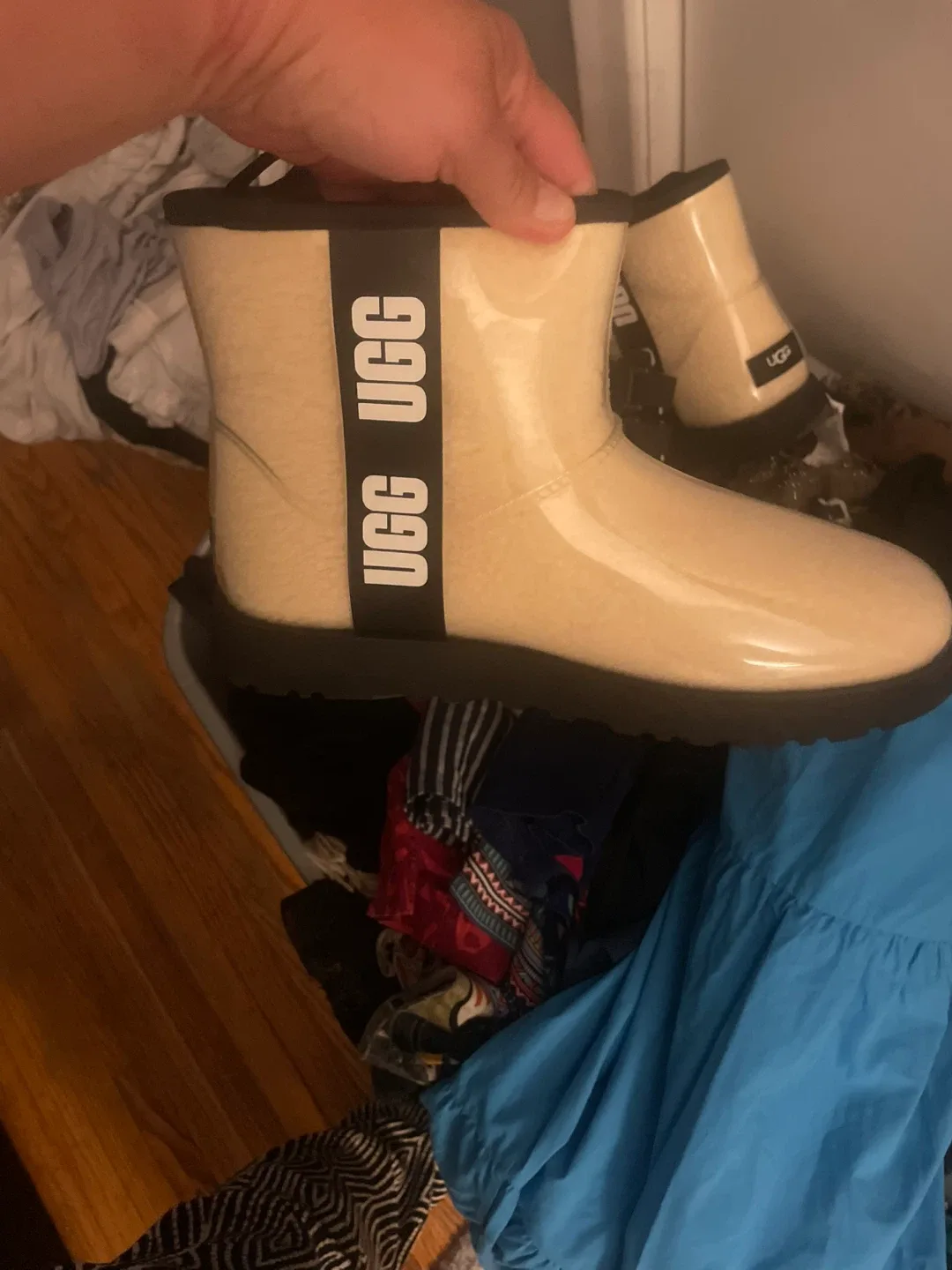 UGG Drizlita Cream Boots thumbnail