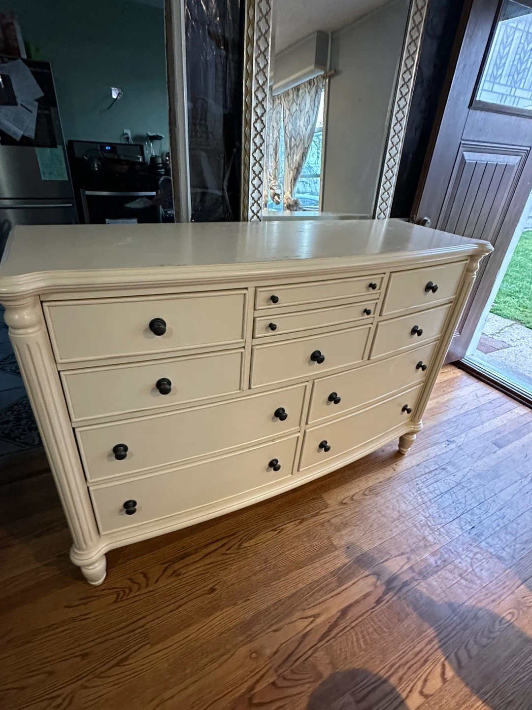 Off-White Dresser & night stand