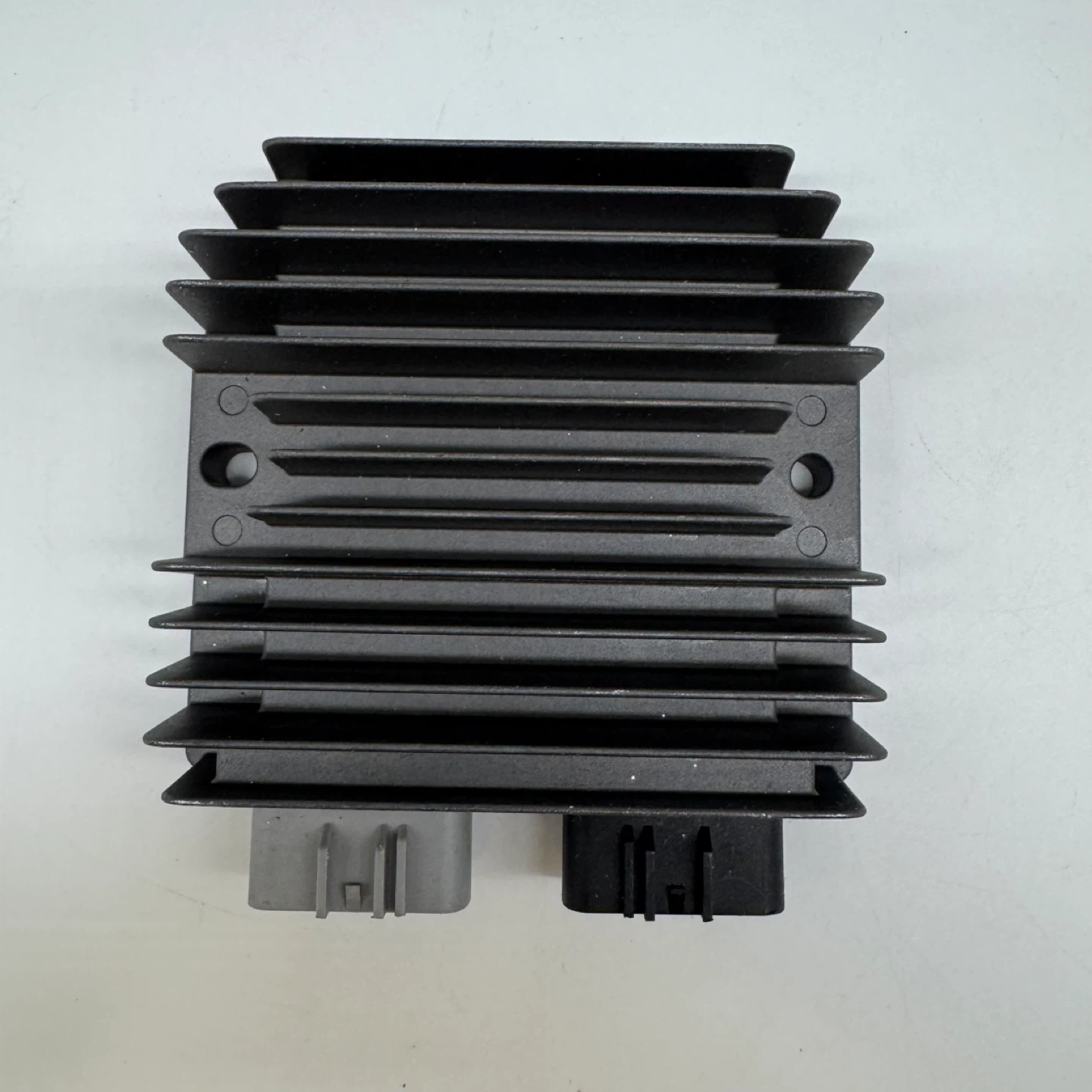 Motorcycle Voltage Regulator Rectifier OEM 710000870 / 710001103 - photo 2