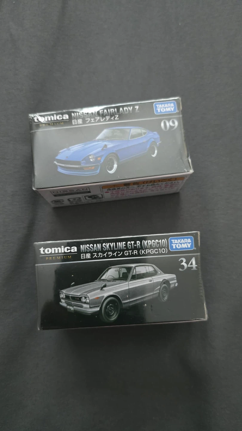 Tomica Nissan Fairlady Z & Skyline GT-R (KPGC10)