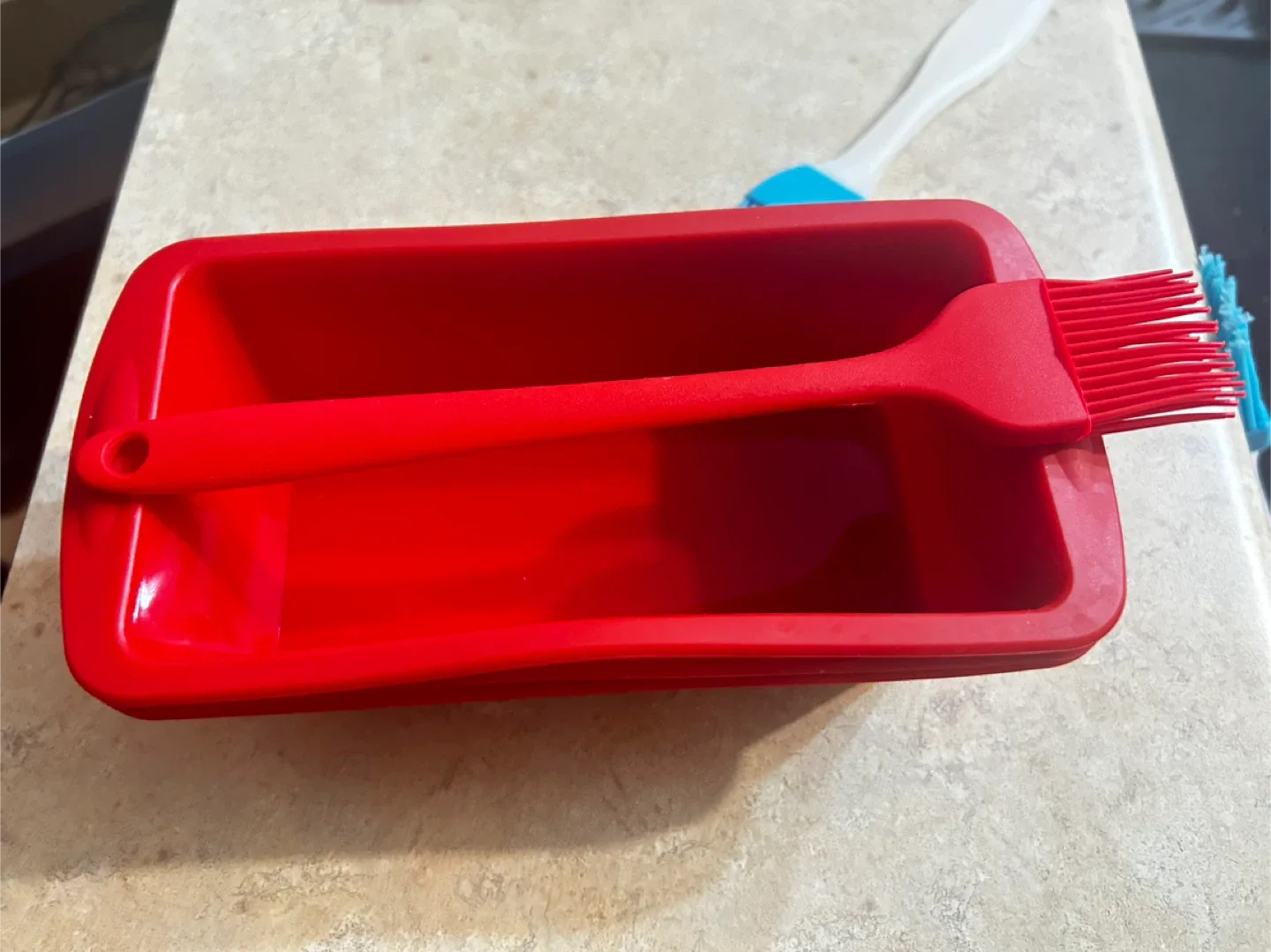 Kitchen Utensils Bundle - Spatulas, Brushes, Loaf Pan image indicator(4)