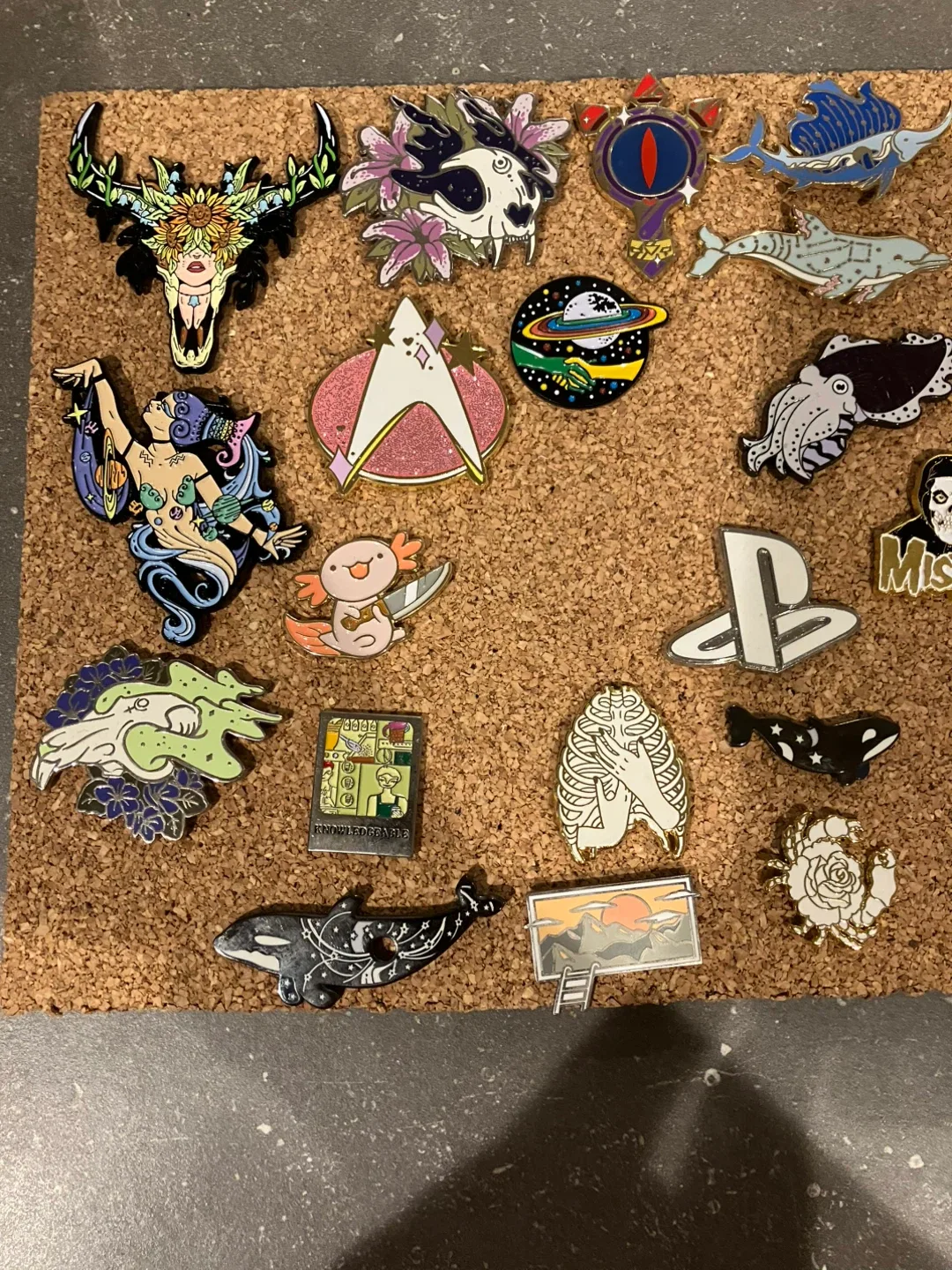 31 Various Enamel Pins image indicator(3)