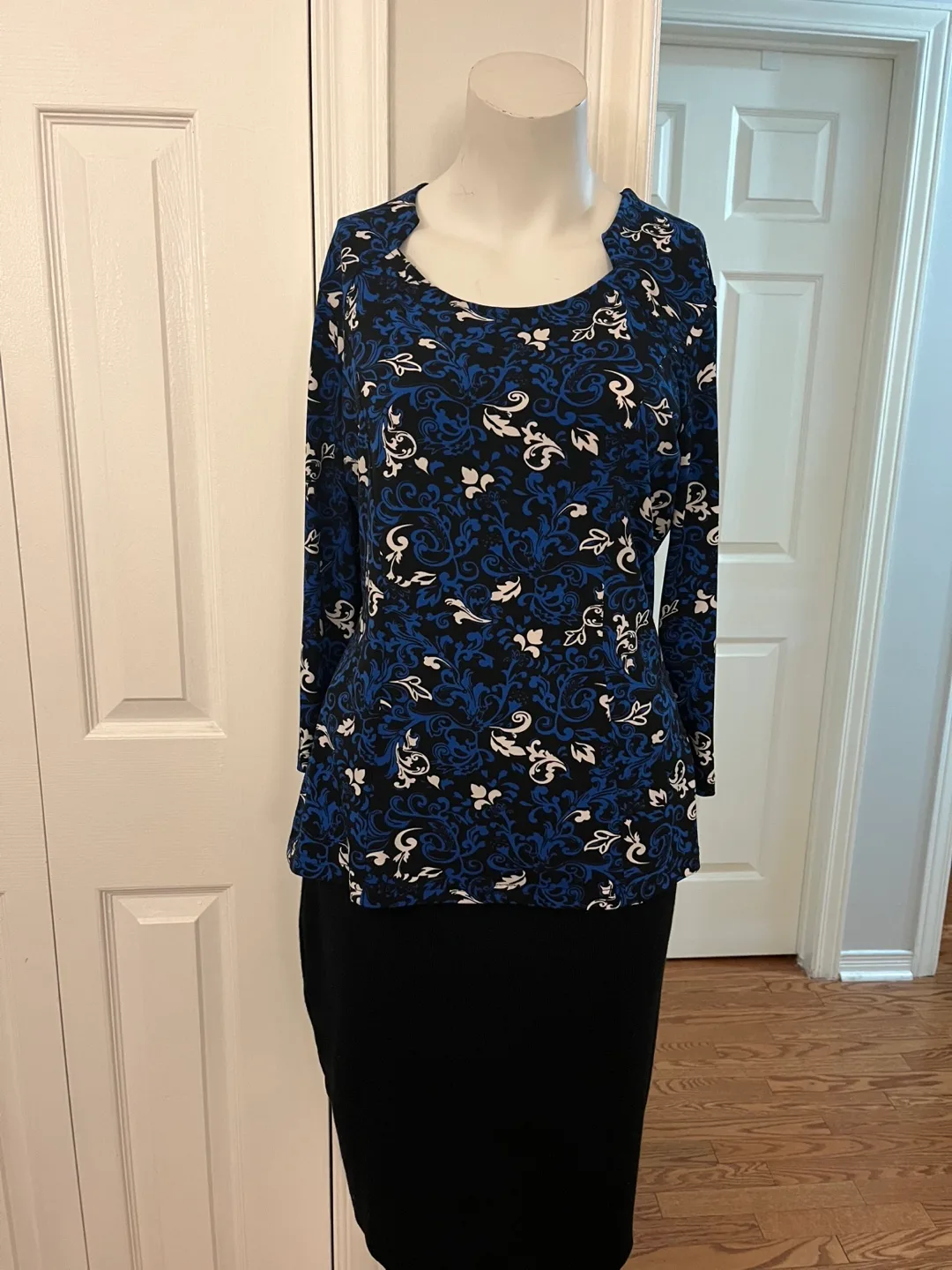 Cleo Blue & Black Floral Print Top - Size M image indicator(2)