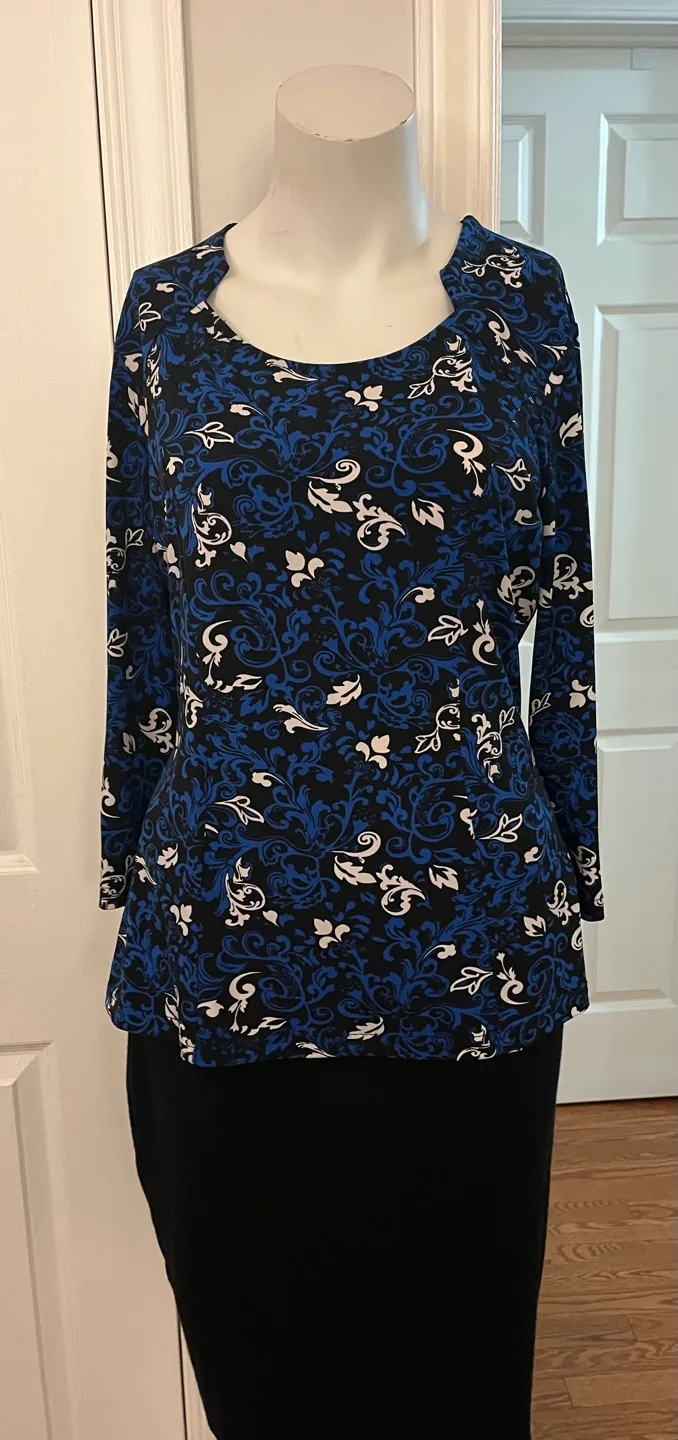 Cleo Blue & Black Floral Print Top - Size M image indicator(4)