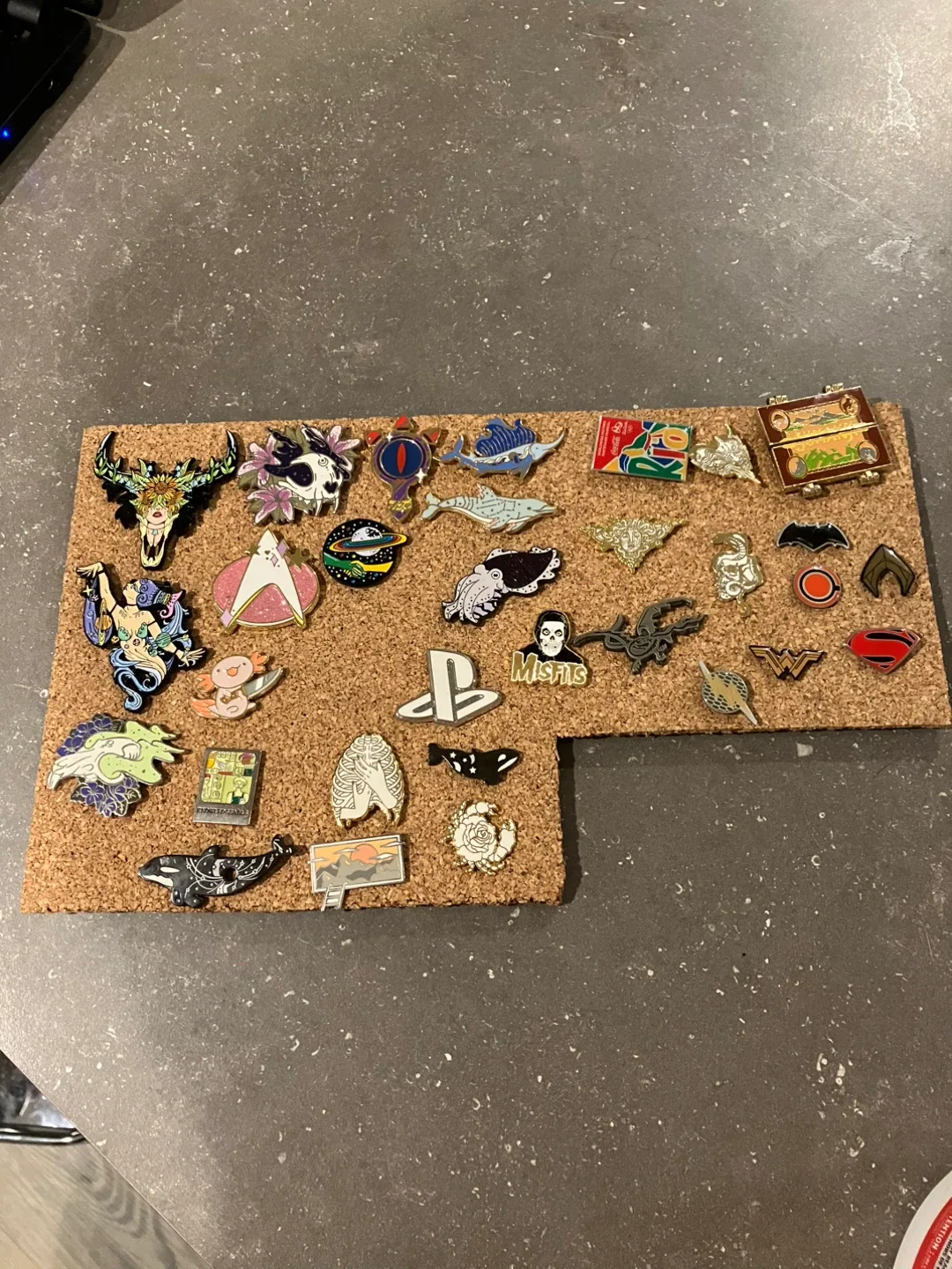 31 Various Enamel Pins image indicator(2)