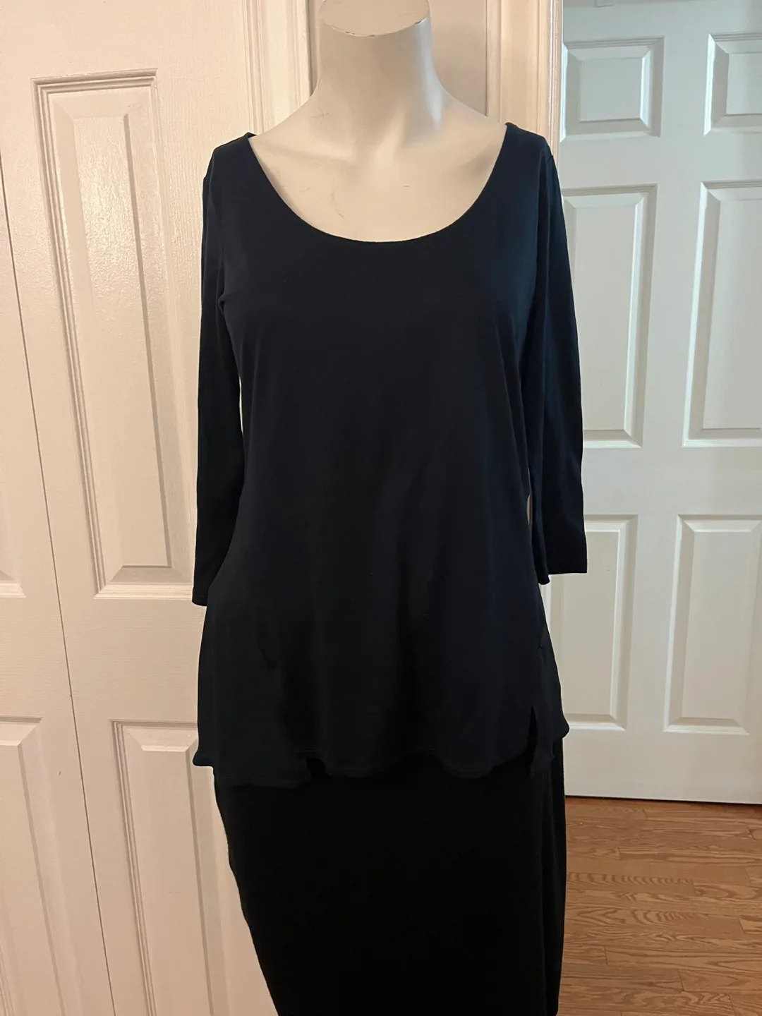 RW&CO Black Top - Size M image indicator(2)