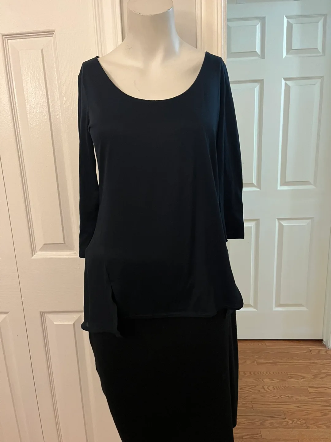 RW&CO Black Top - Size M image indicator(6)