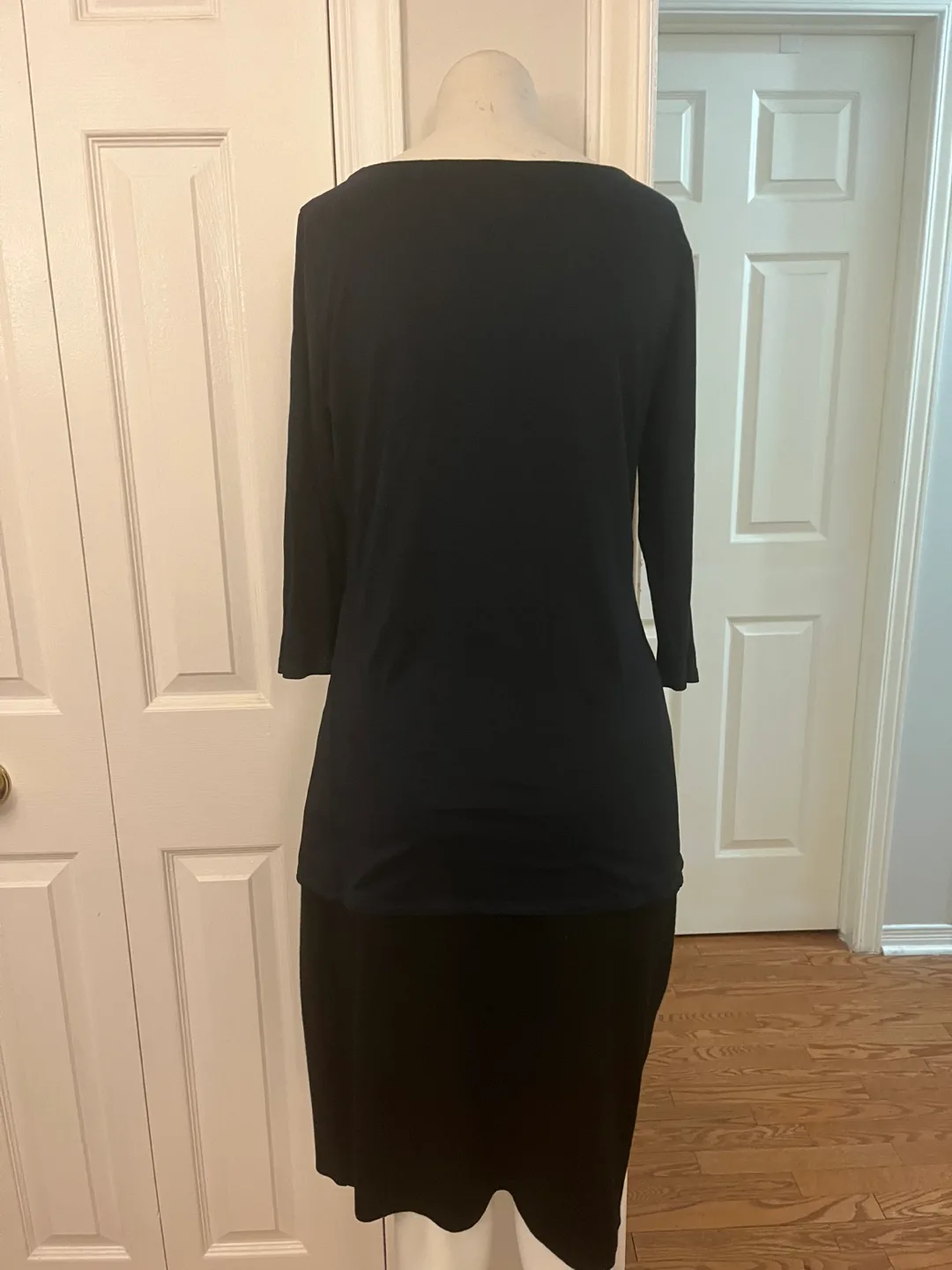 RW&CO Black Top - Size M image indicator(4)