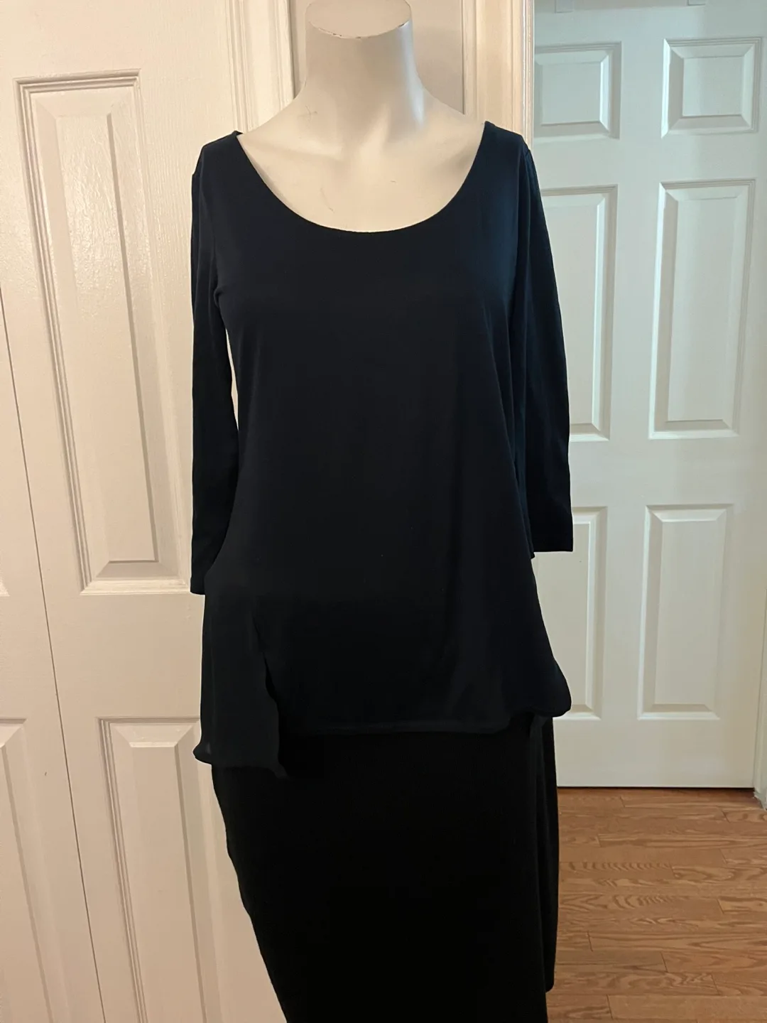 RW&CO Black Top - Size M image indicator(5)