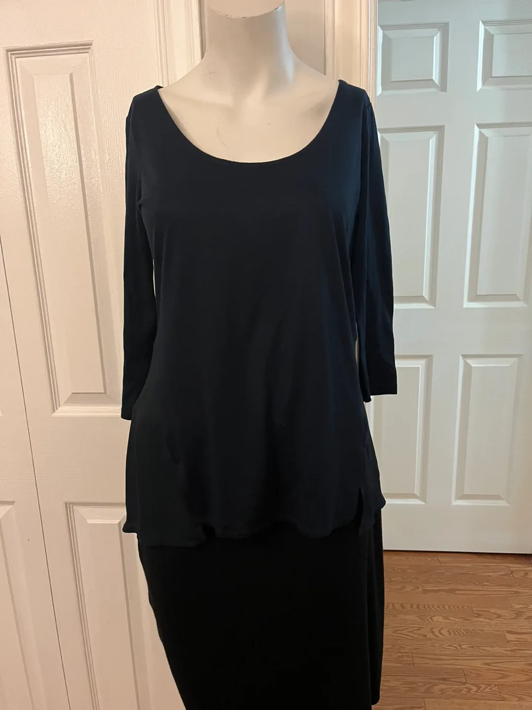 RW&CO Black Top - Size M image indicator(3)
