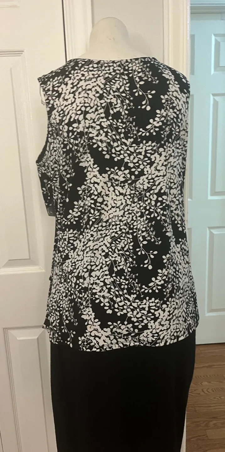 Denver Hayes Black & White Floral Tank Top - L image indicator(4)
