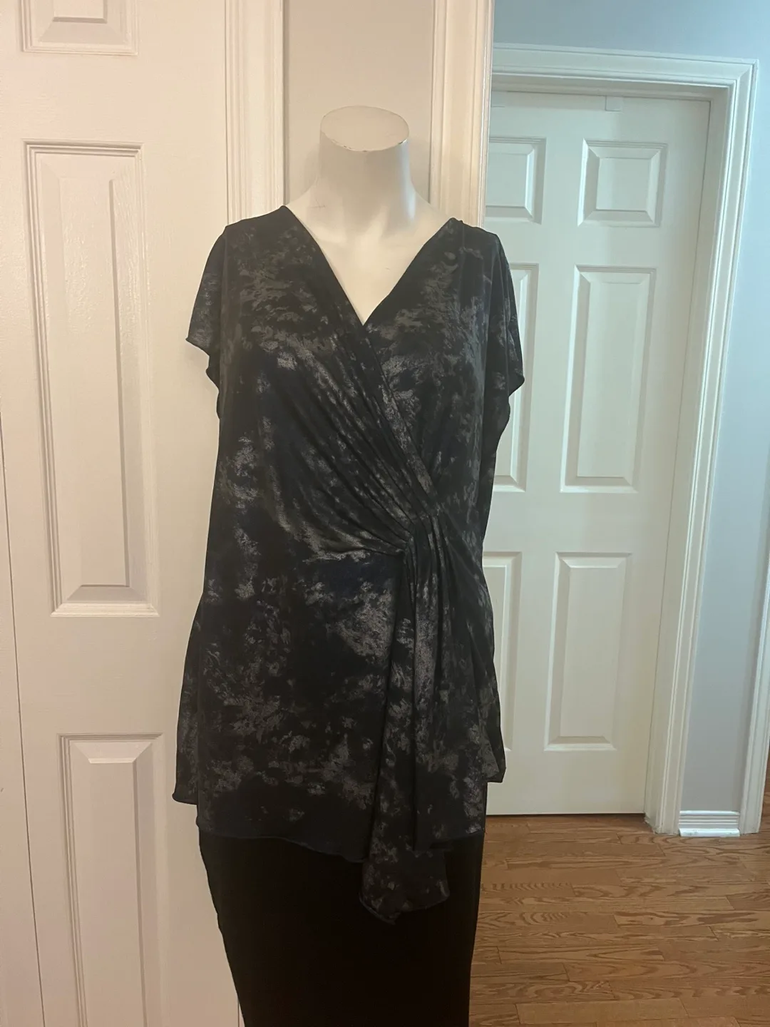 Black Wrap Top image indicator(4)