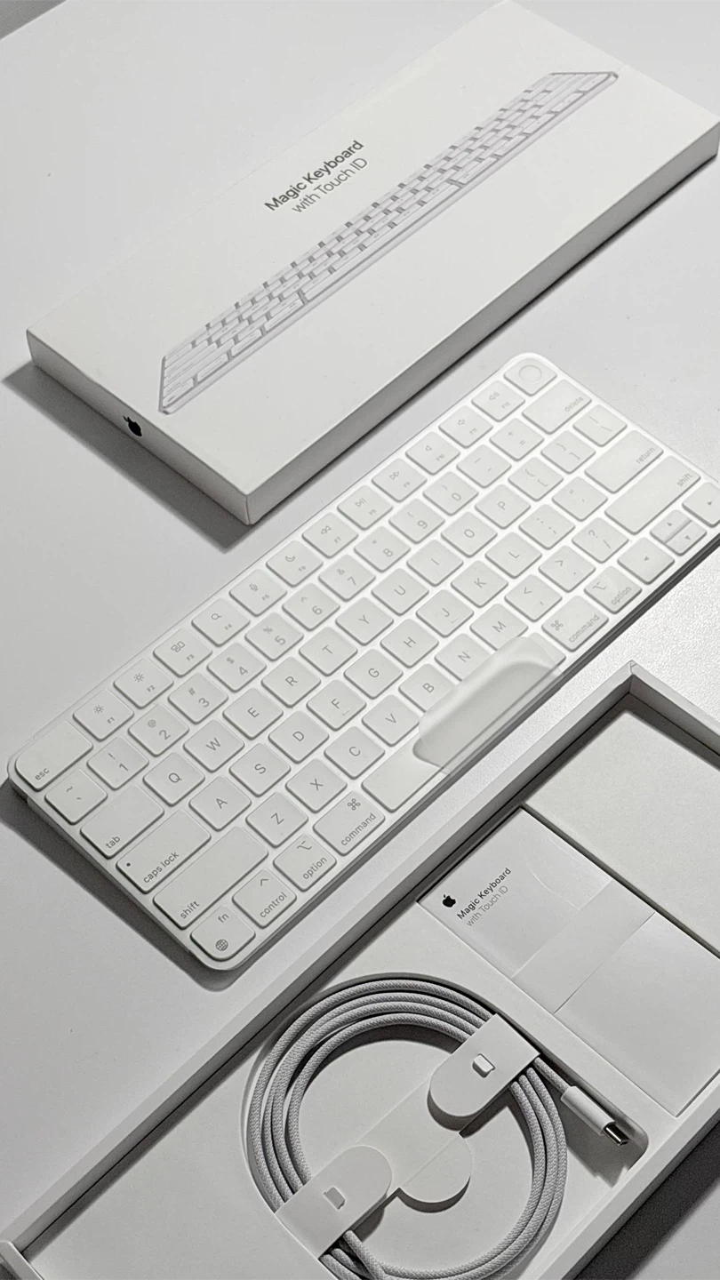 Apple Magic Keyboard with Touch ID