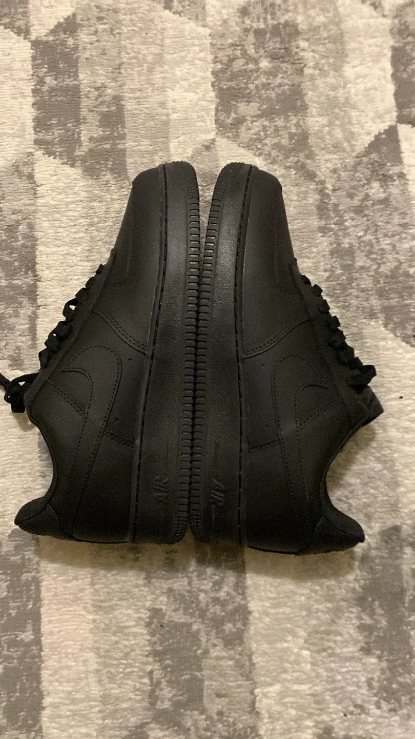 Nike Black AirForce 1 image indicator(5)