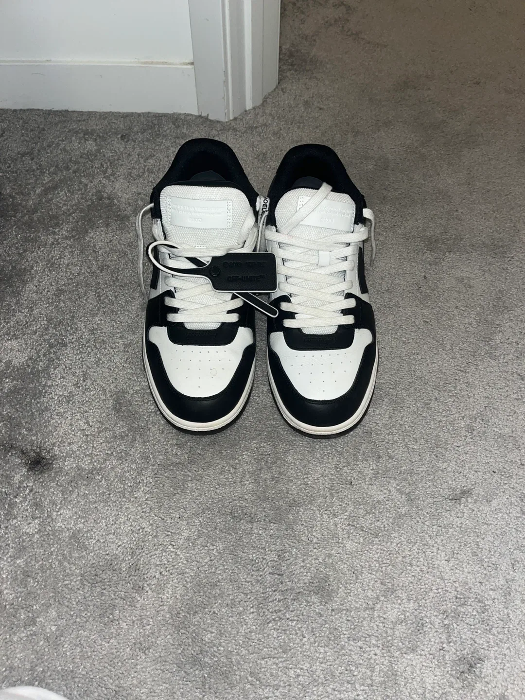 Off-White Black/White Sneakers image indicator(4)