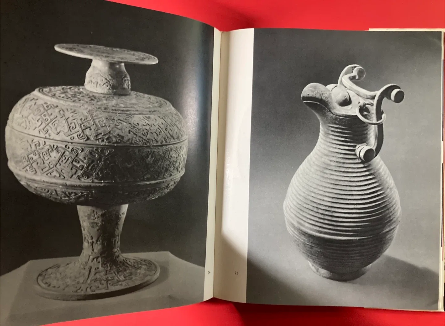 Vintage Art Book: Historical Relics of New China (1972) image indicator(3)