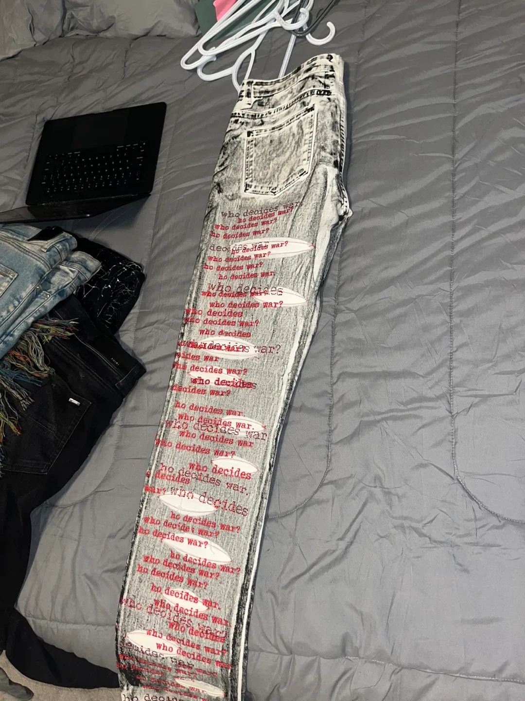 MRDR BRVDO Jeans - Who Decides War image indicator(4)