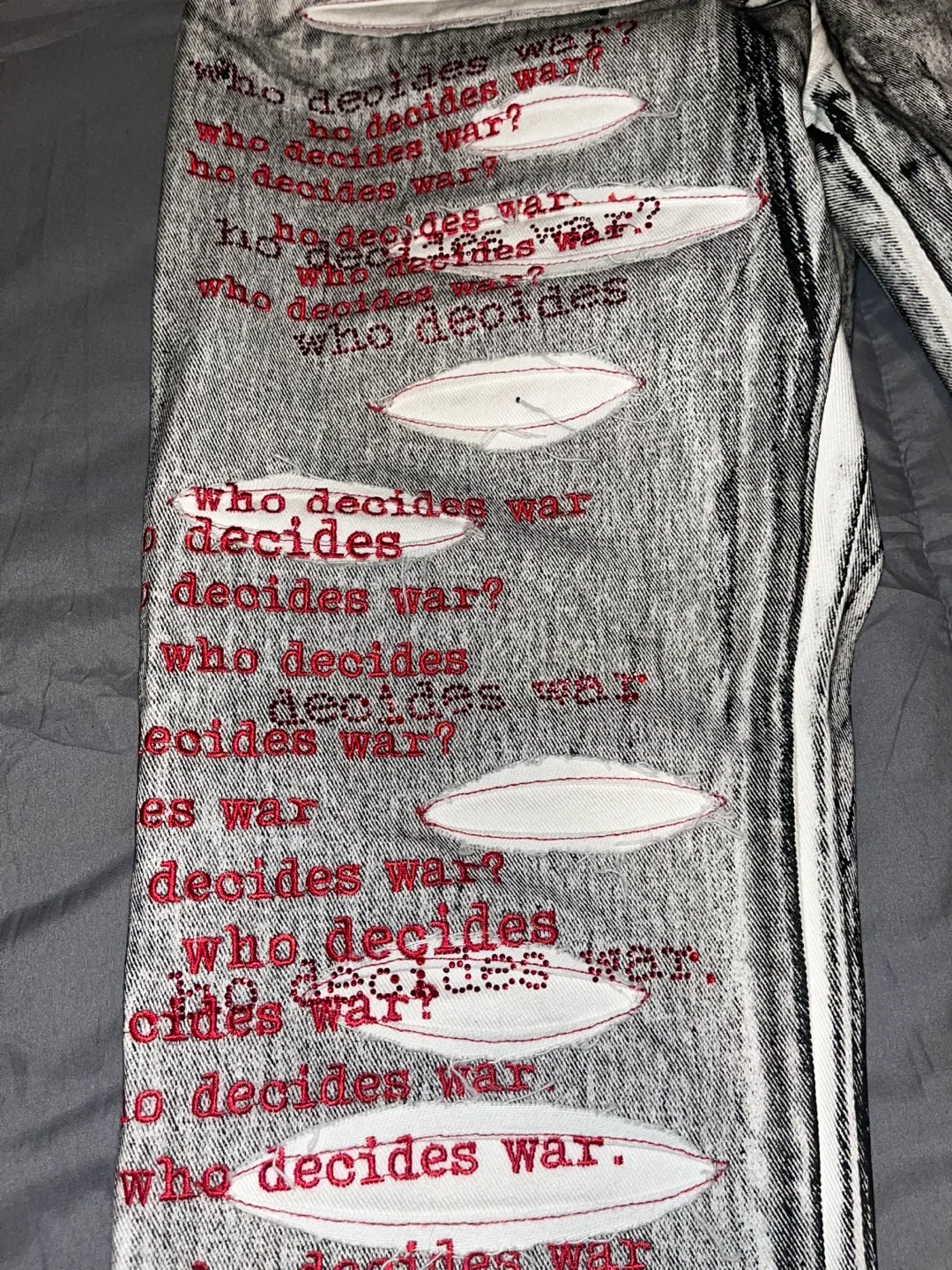 MRDR BRVDO Jeans - Who Decides War image indicator(5)