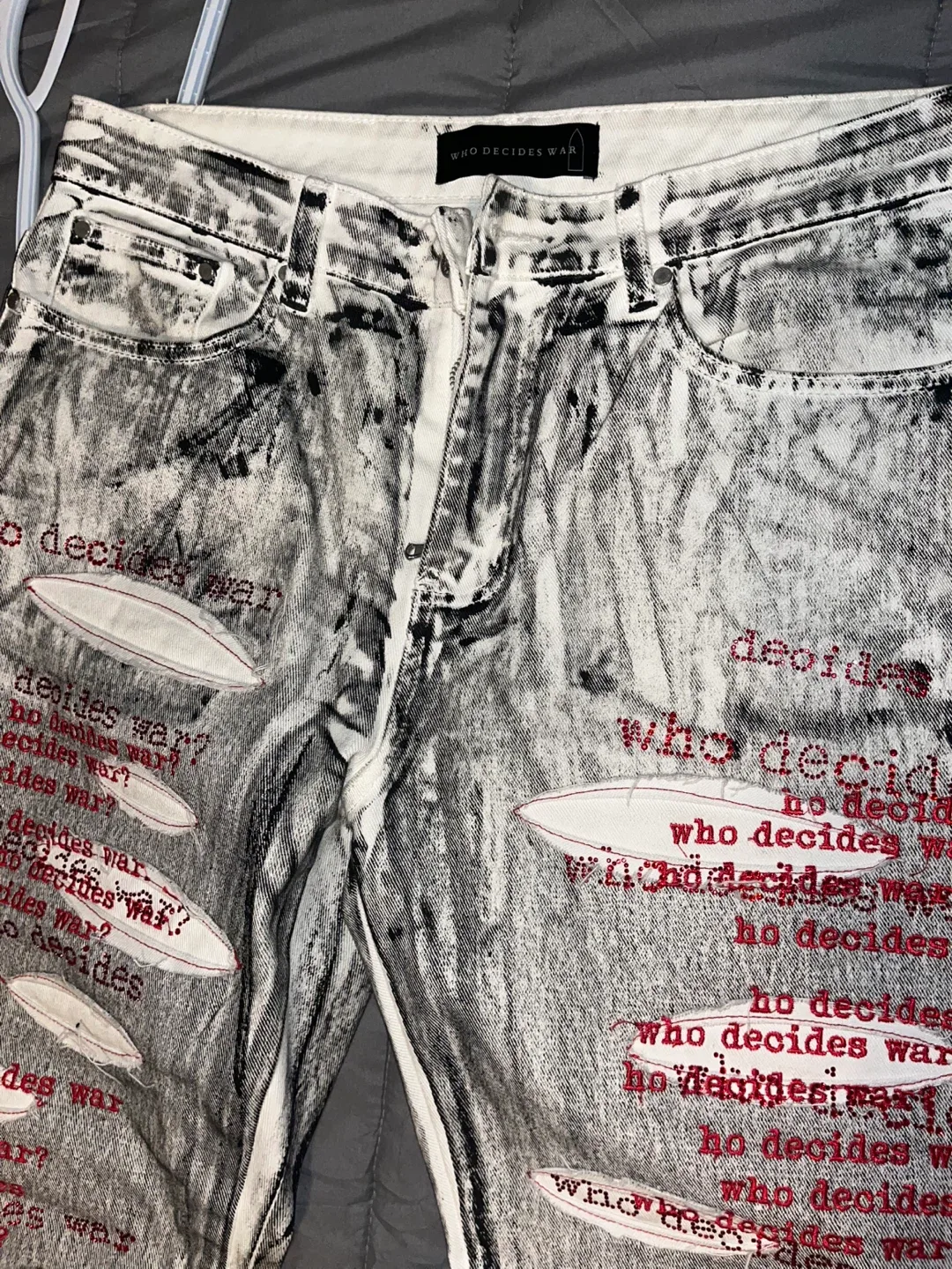 MRDR BRVDO Jeans - Who Decides War image indicator(6)