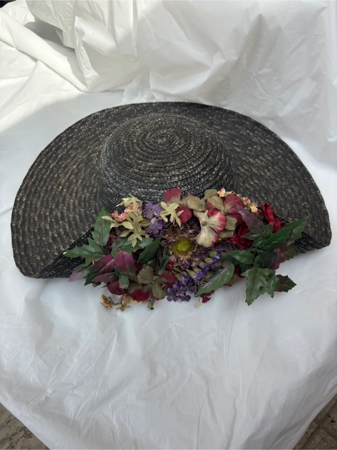 Gorgeous Laura Ashley Black Straw Hat with Flowers image indicator(4)