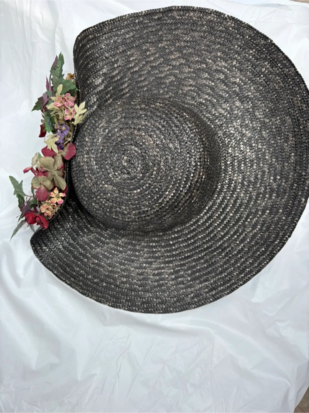 Gorgeous Laura Ashley Black Straw Hat with Flowers image indicator(3)