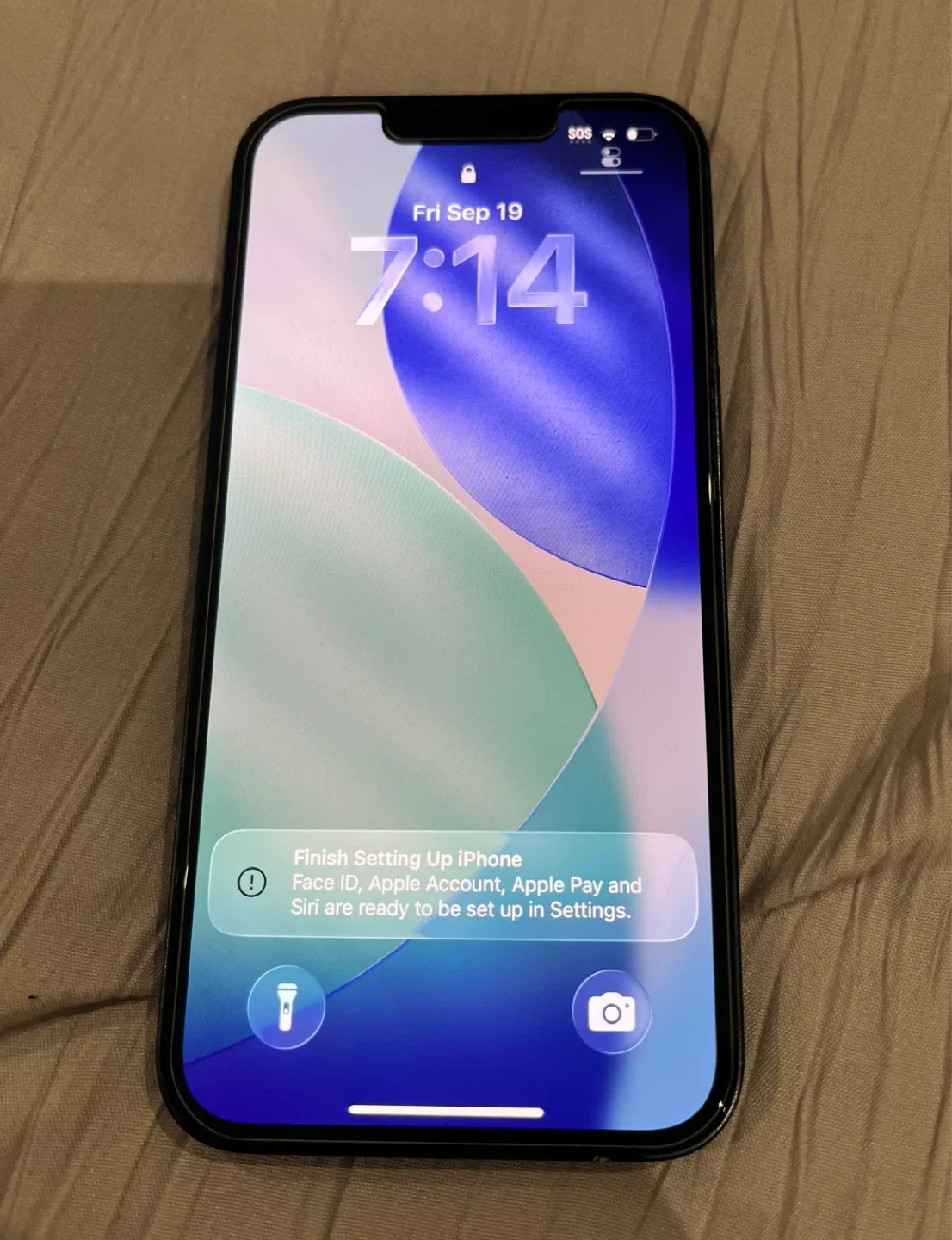 Apple iPhone 13 - Blue 128GB thumbnail