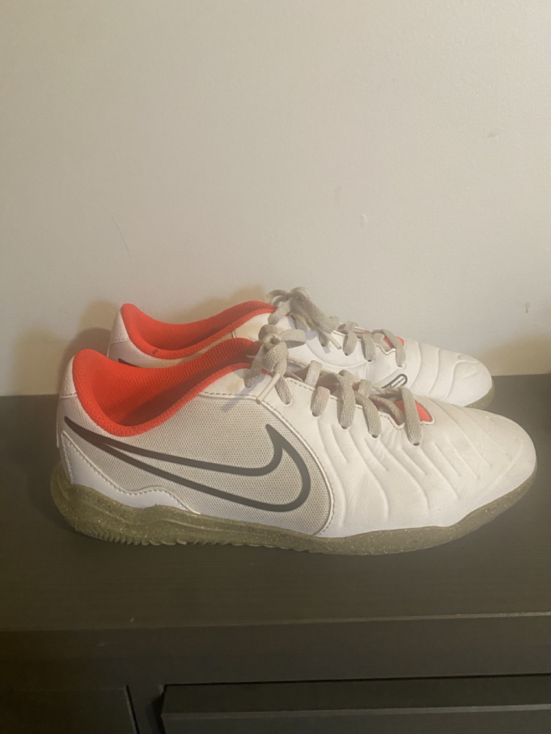 Nike Jr. Mercurial Vapor 15 Club IC - Size 5.5Y