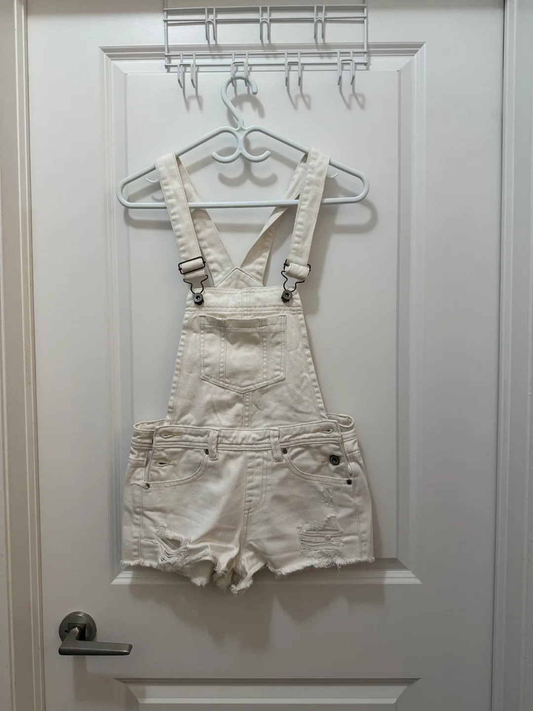 Forever 21 White Denim - Size 25 thumbnail