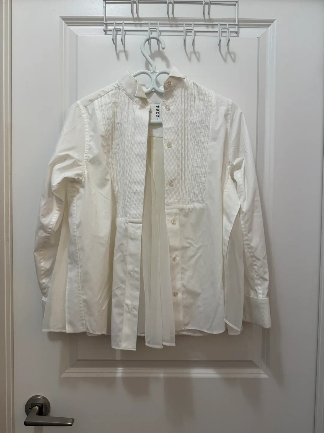 White shirt thumbnail