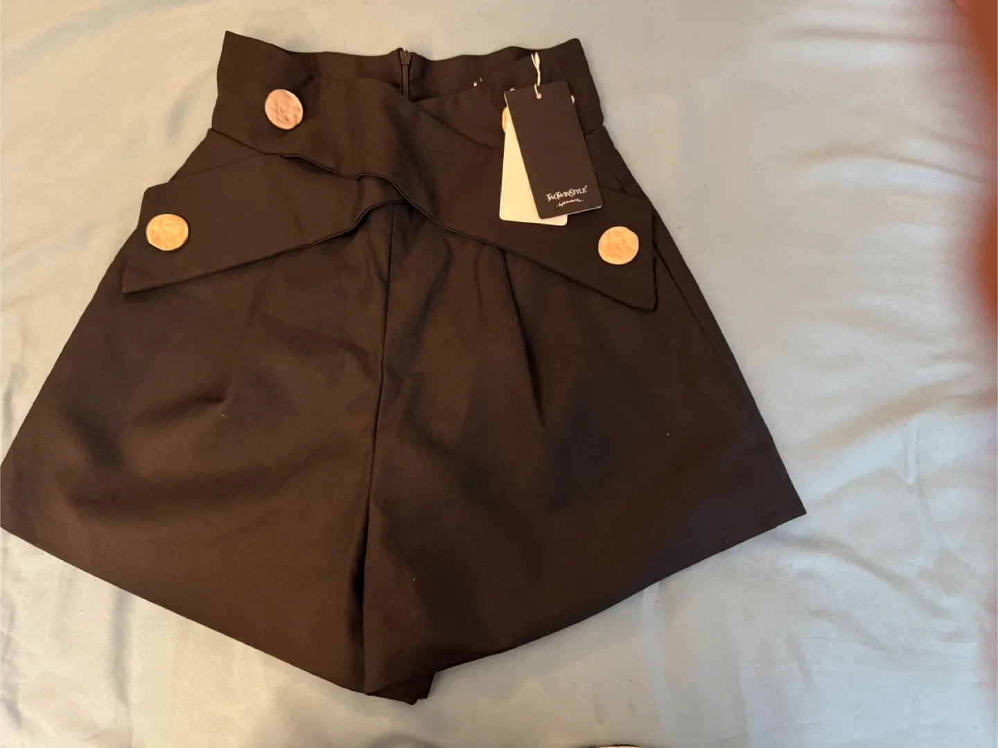 New TAONWINSTYLE Black Shorts - Size S thumbnail