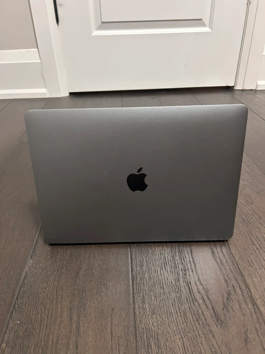 MacBook Air 2020- Silver image indicator(3)