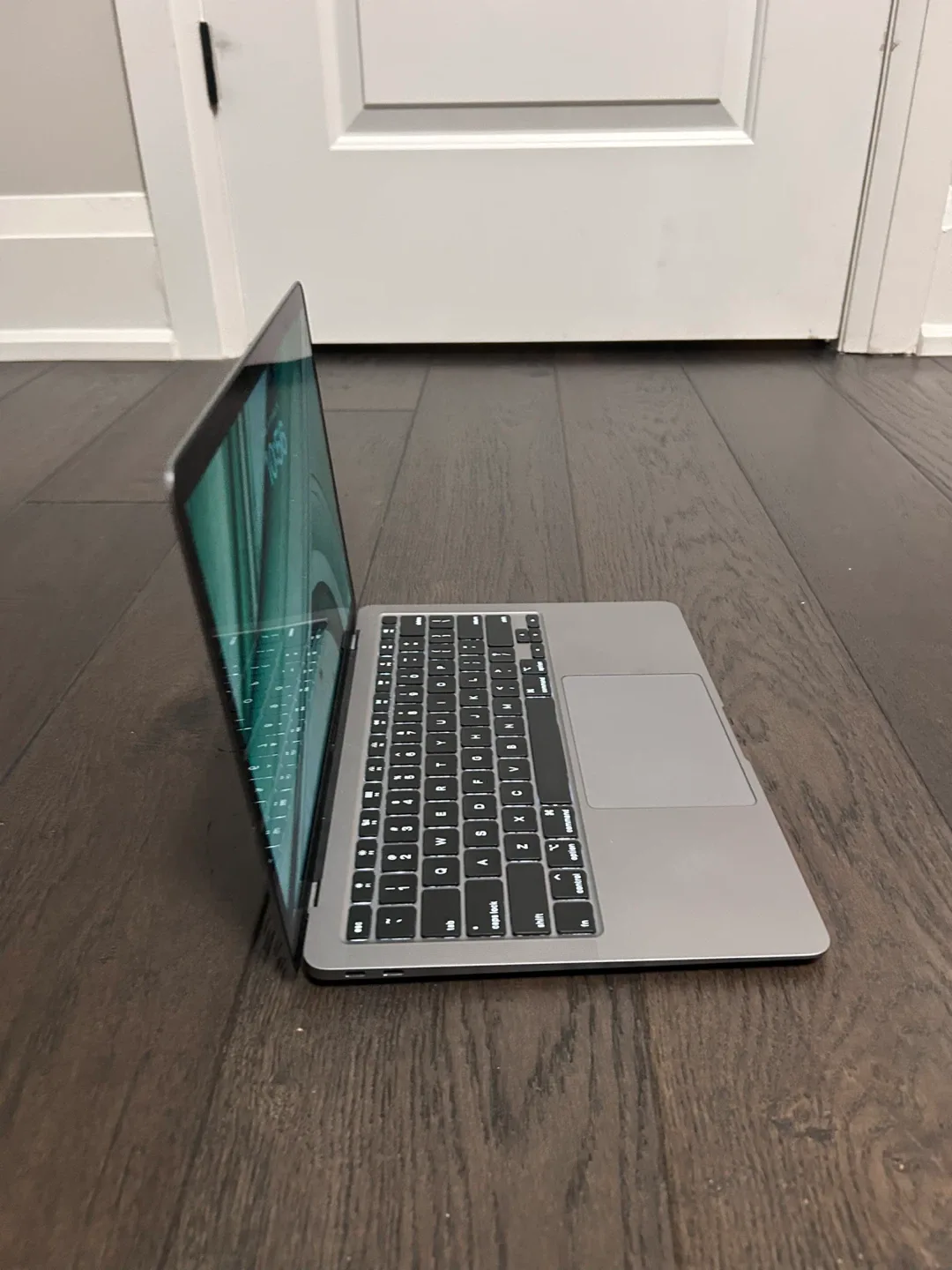 MacBook Air 2020- Silver image indicator(4)