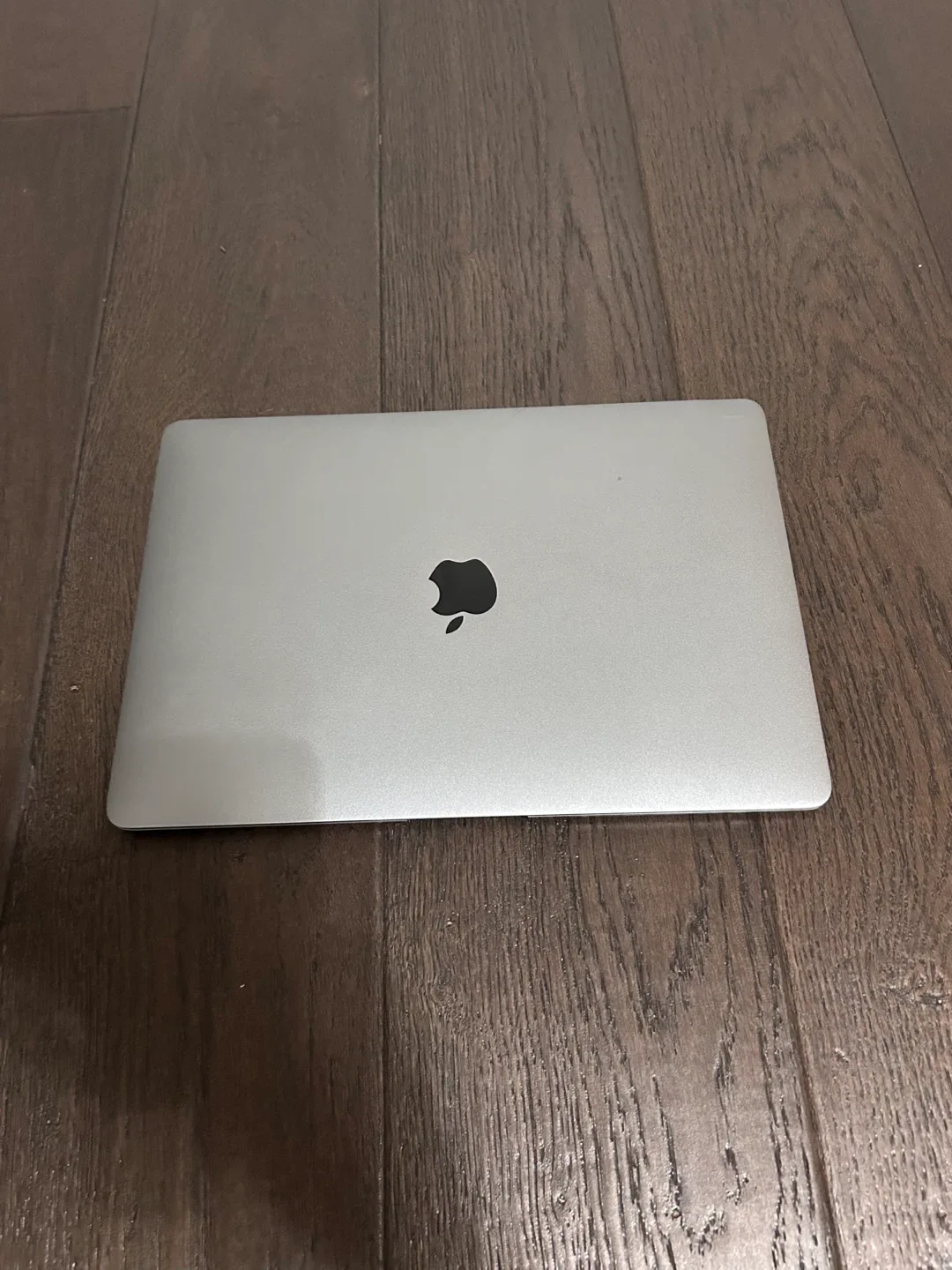 MacBook Air 2020- Silver image indicator(2)