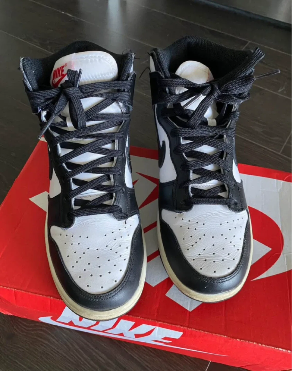 Nike black white high dunks with box 7.5 image indicator(2)
