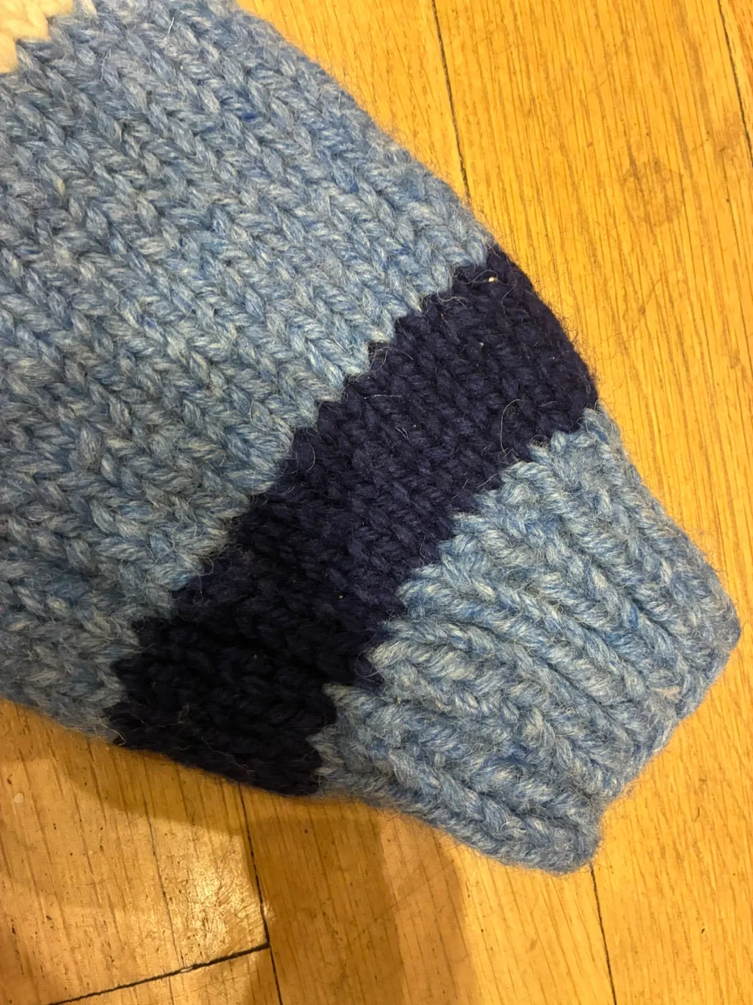 Hand-knitted Wool Zip-Up Sweater image indicator(5)